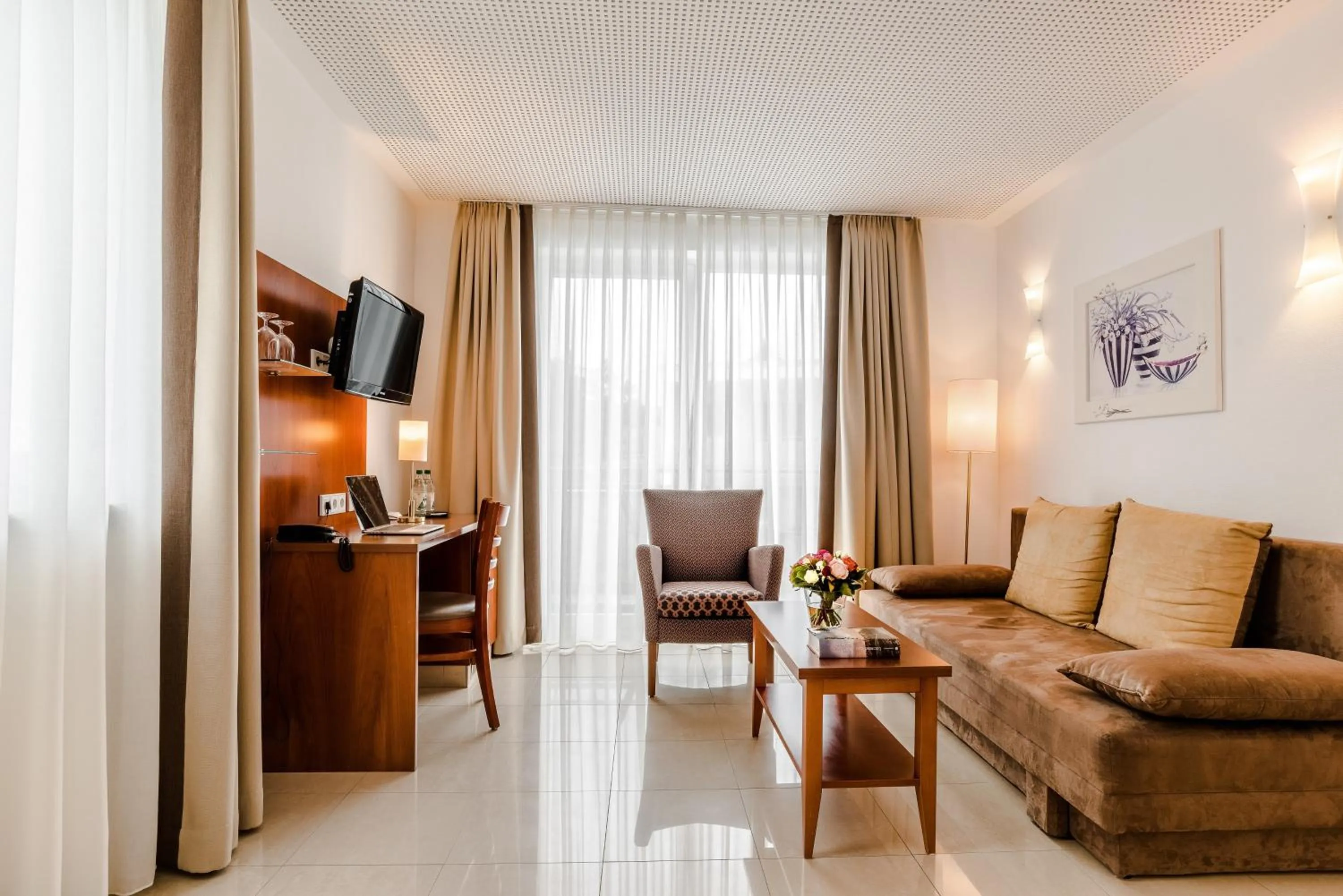 TV and multimedia in Wellness- und Gartenhotel Heusser