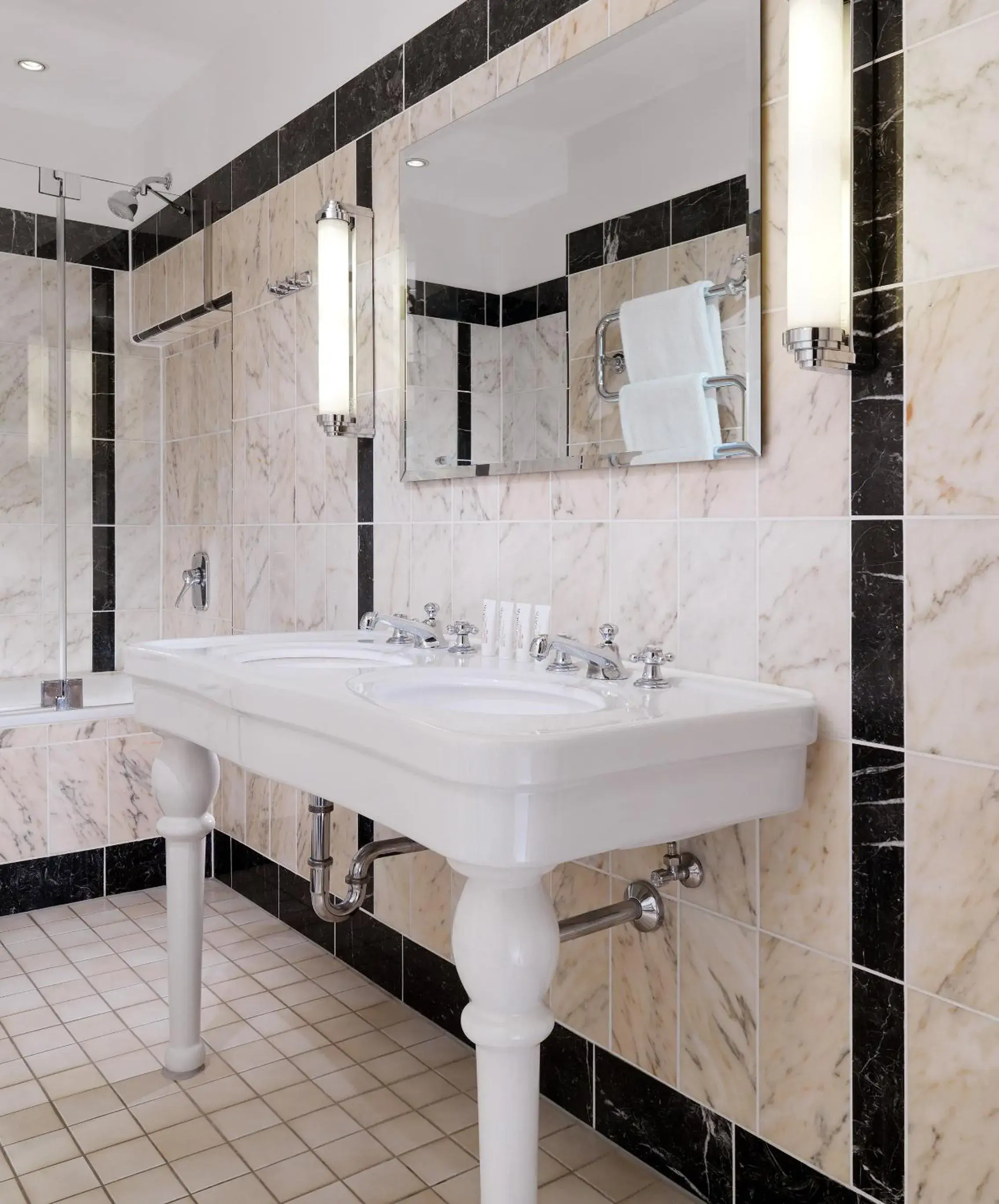 Executive Suite, 1 King in Le Méridien Grand Hotel Nürnberg Executive Suite, 1 King in Le Méridien Grand Hotel Nürnberg