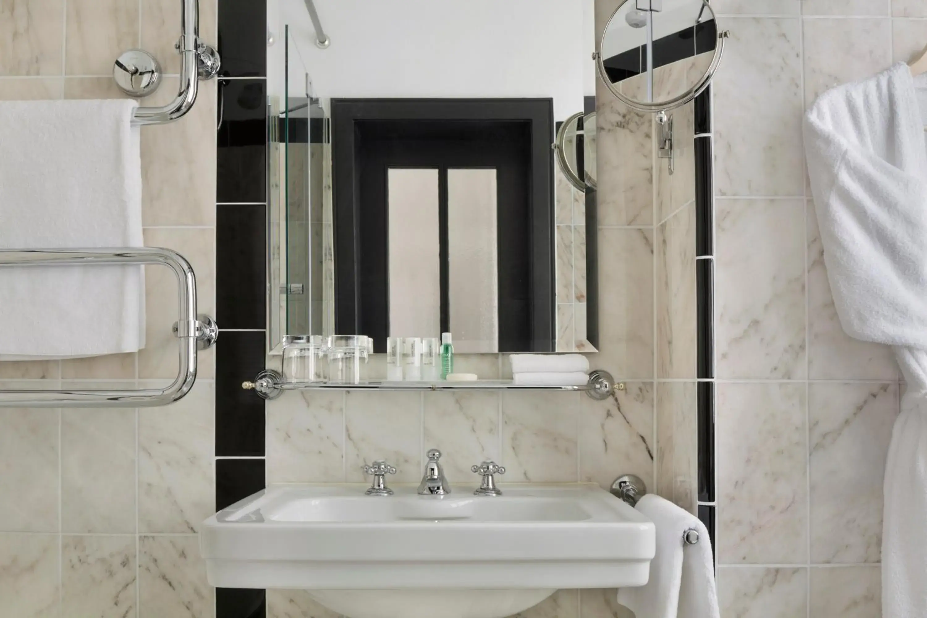 Small Double Room in Le Méridien Grand Hotel Nürnberg Small Double Room in Le Méridien Grand Hotel Nürnberg