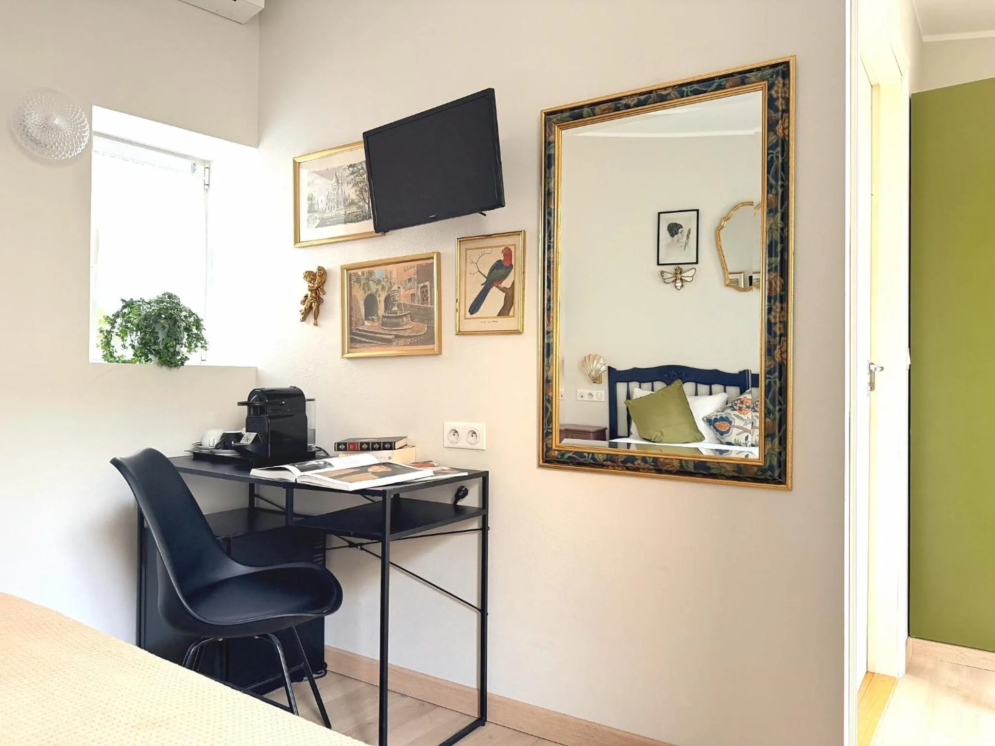 Photo of the whole room in Irin Hotel