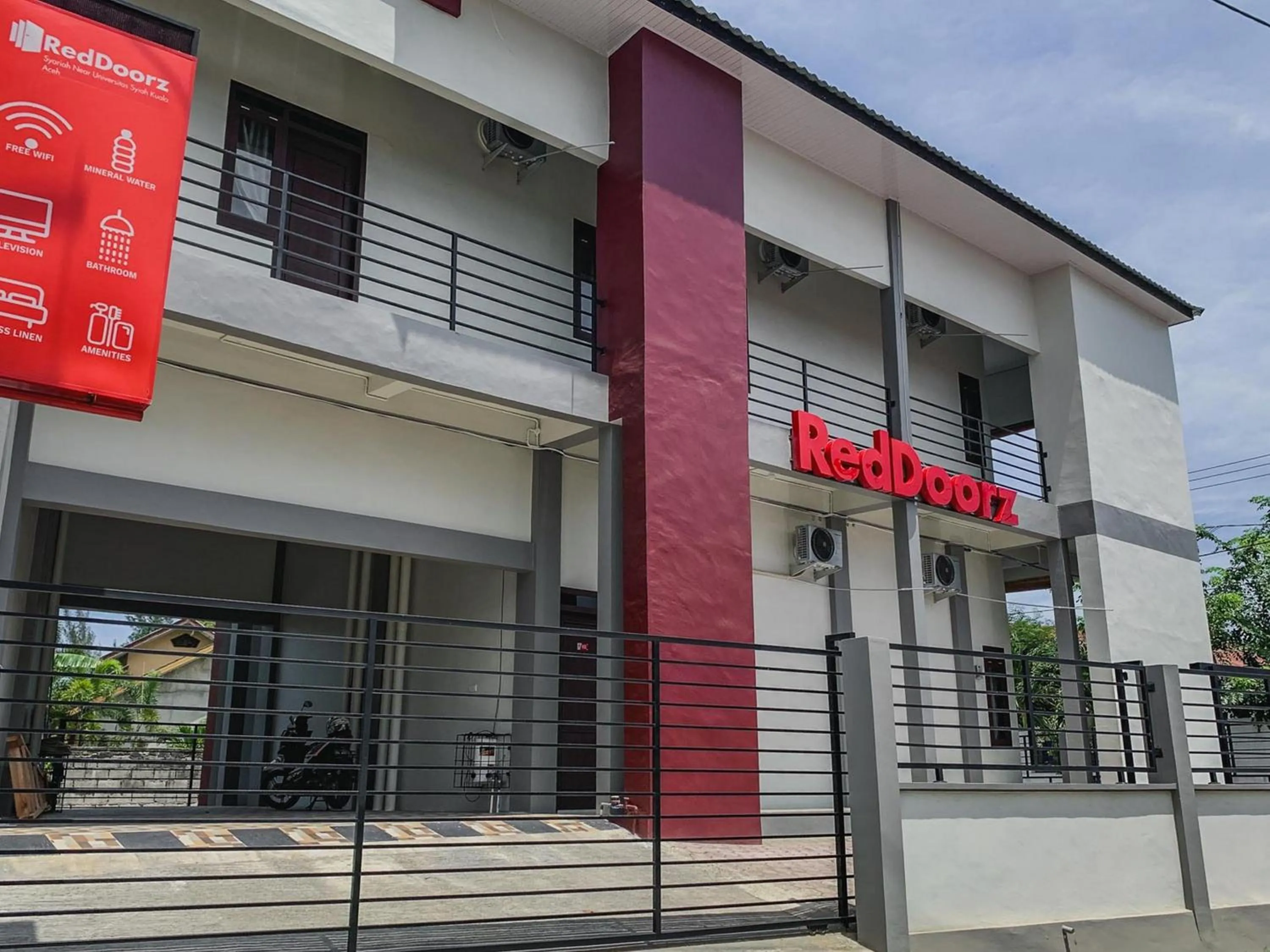 Facade/entrance in RedDoorz Syariah near Universitas Syiah Kuala Aceh