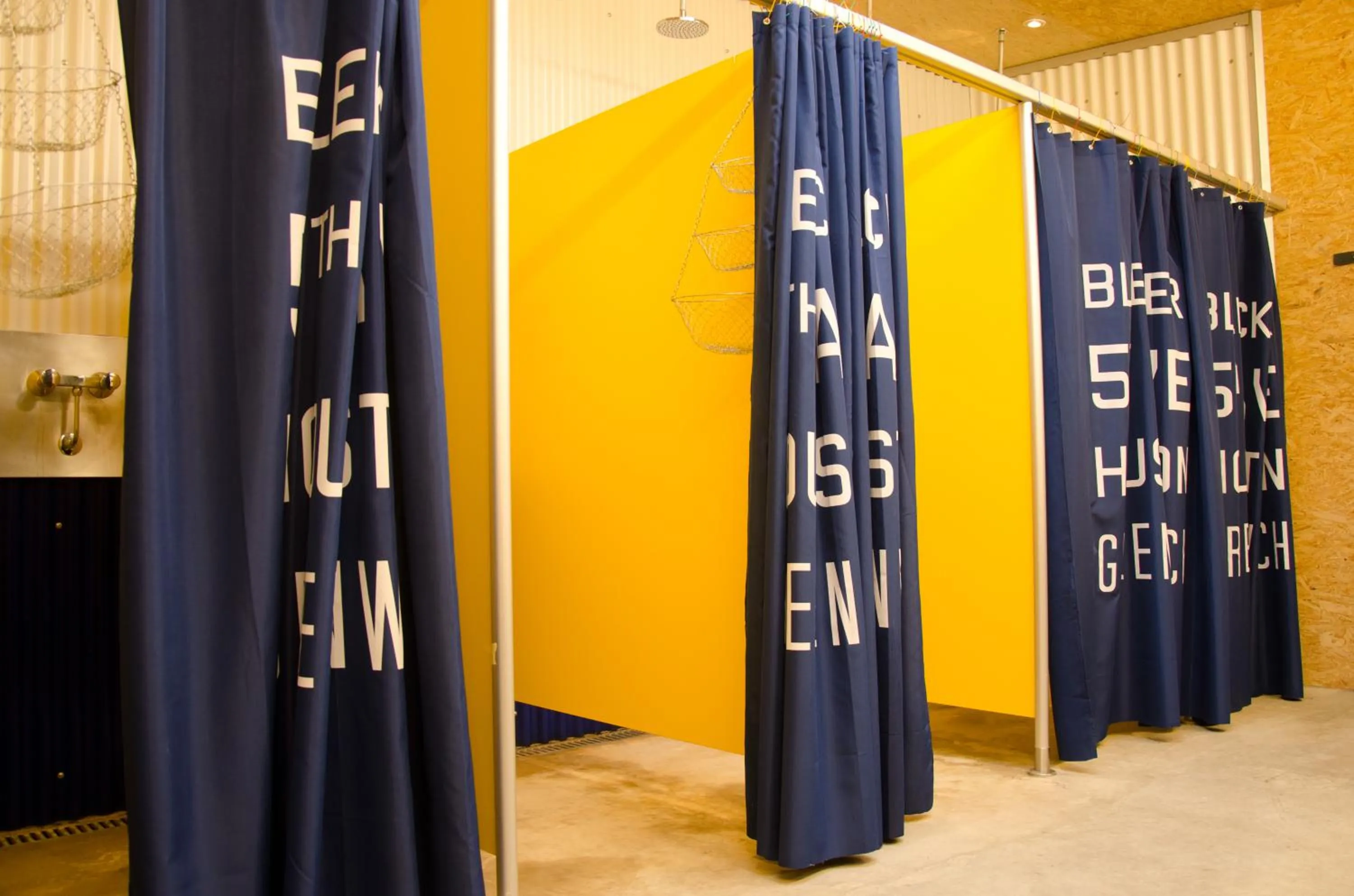 Shower in BaseCamp Bonn