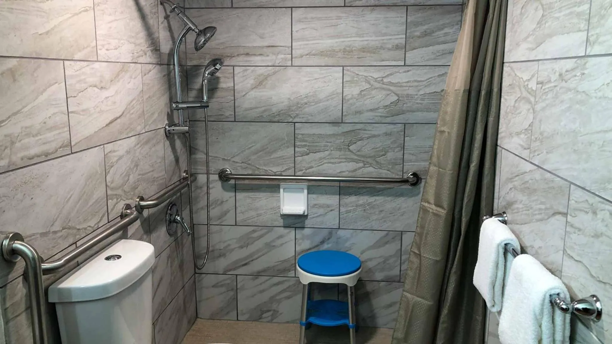 Bathroom in Motel 6-Temple, TX