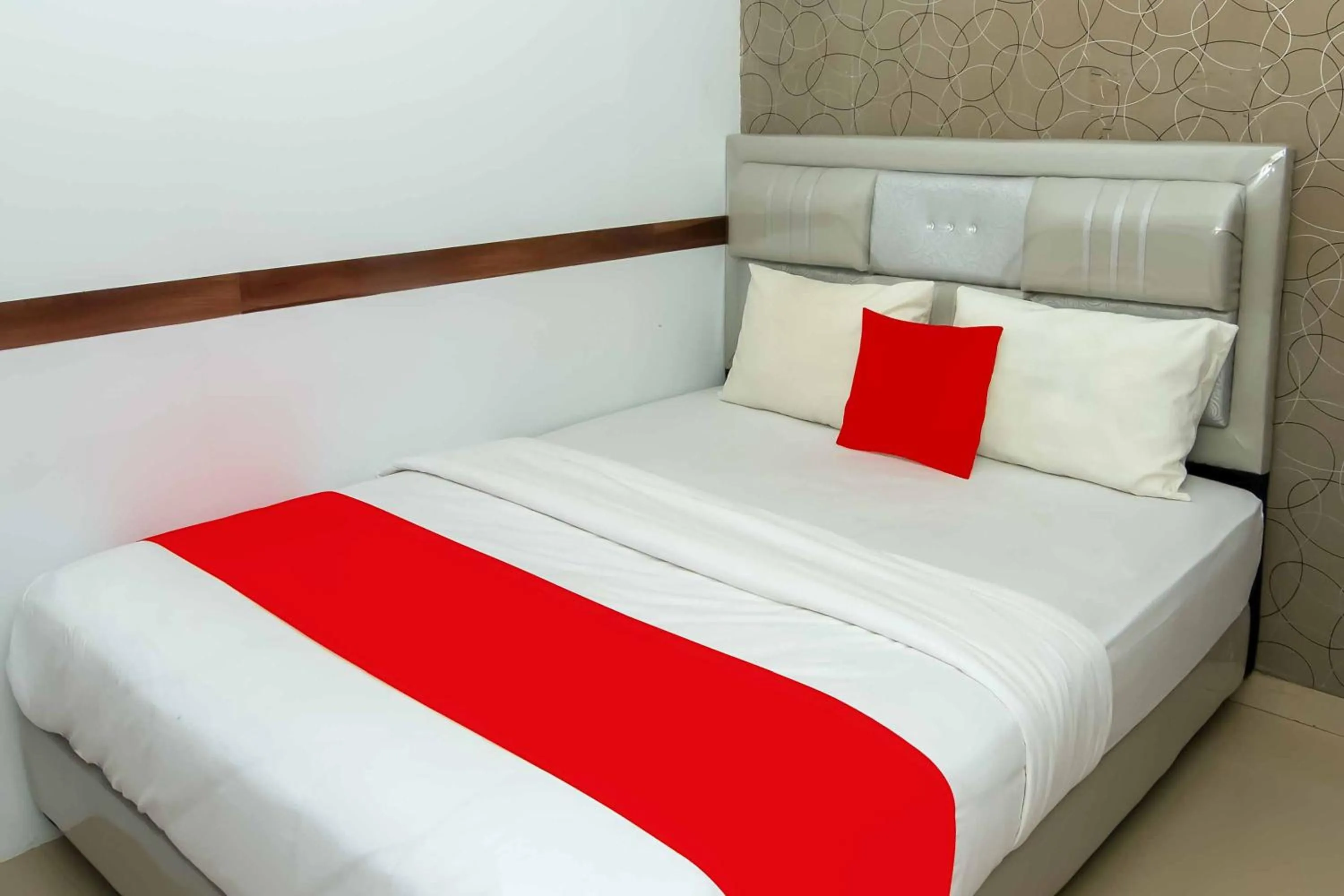 Bed in Zazadior Residence Syariah near Pantai Padang Mitra RedDoorz