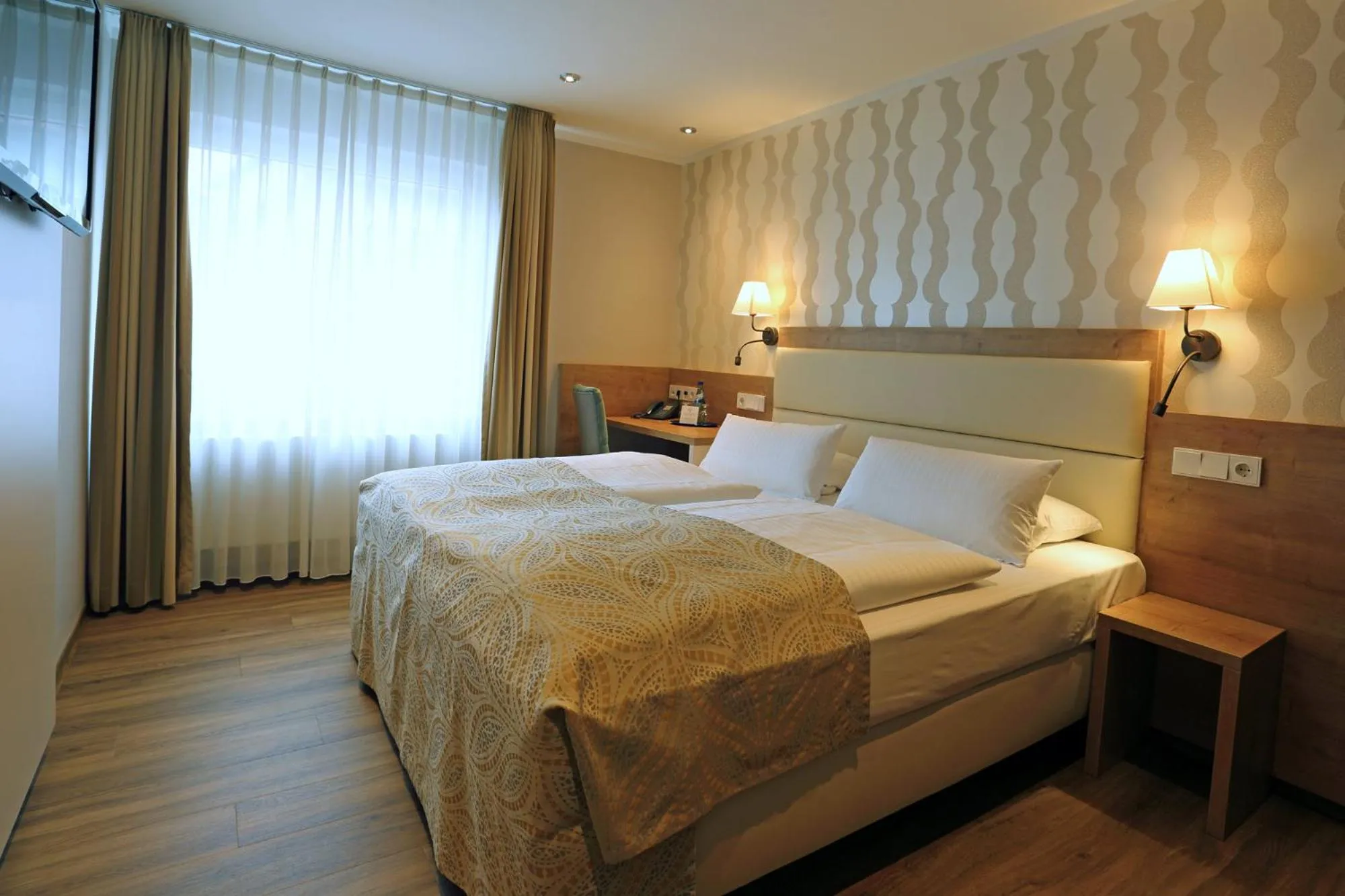 Photo of the whole room, Bed in Marburger Hof