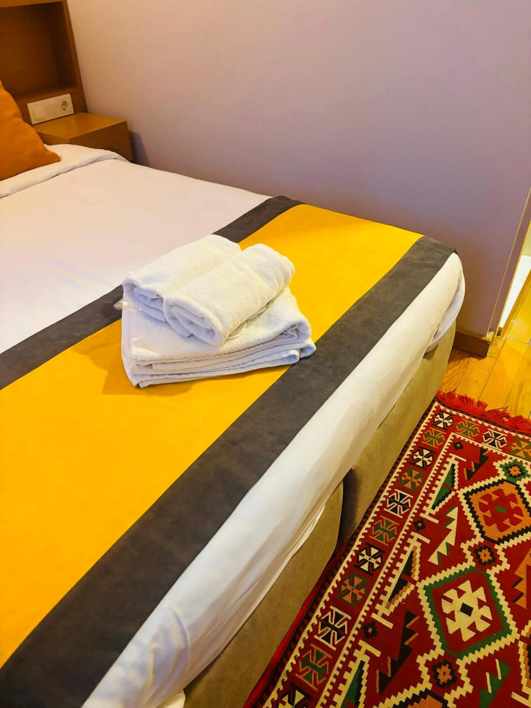 Bed in Lebon Hotel-Special Class