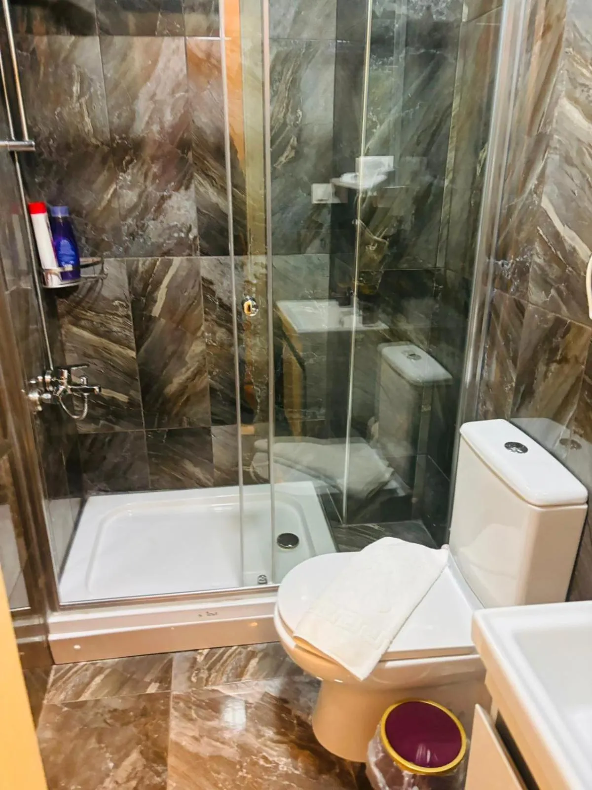 Shower in Lebon Hotel-Special Class