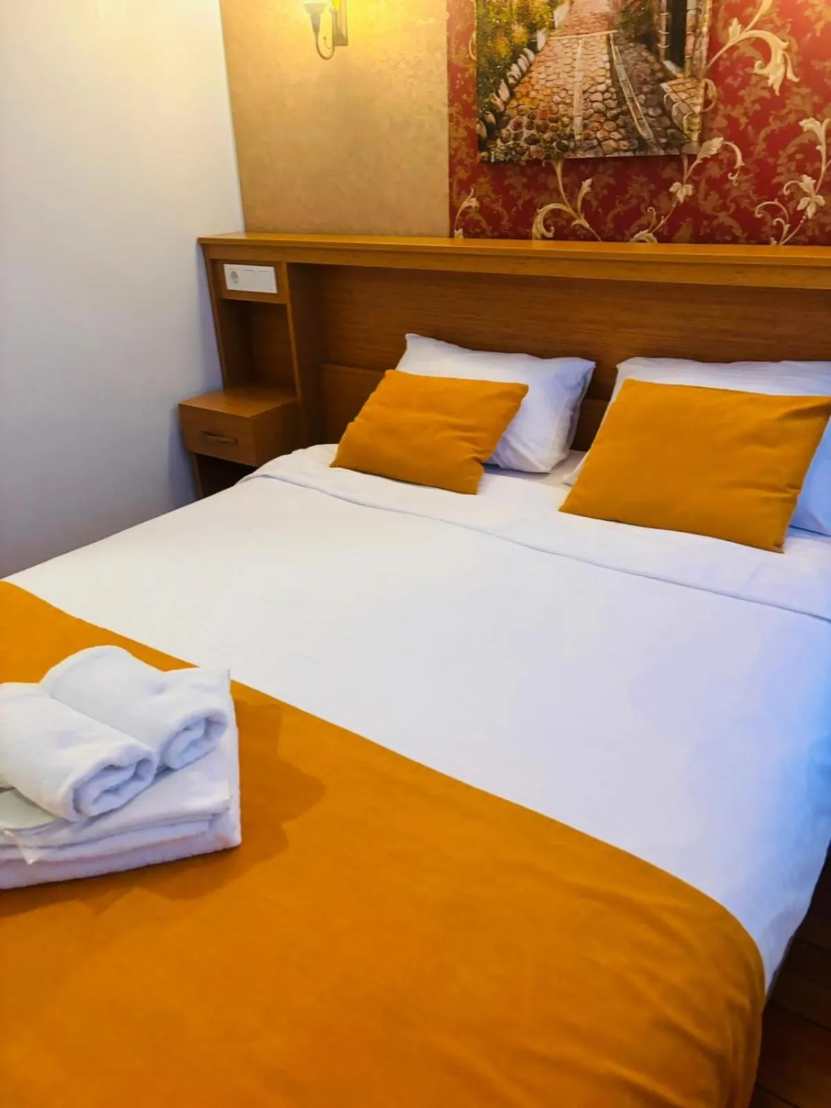 Bed in Lebon Hotel-Special Class