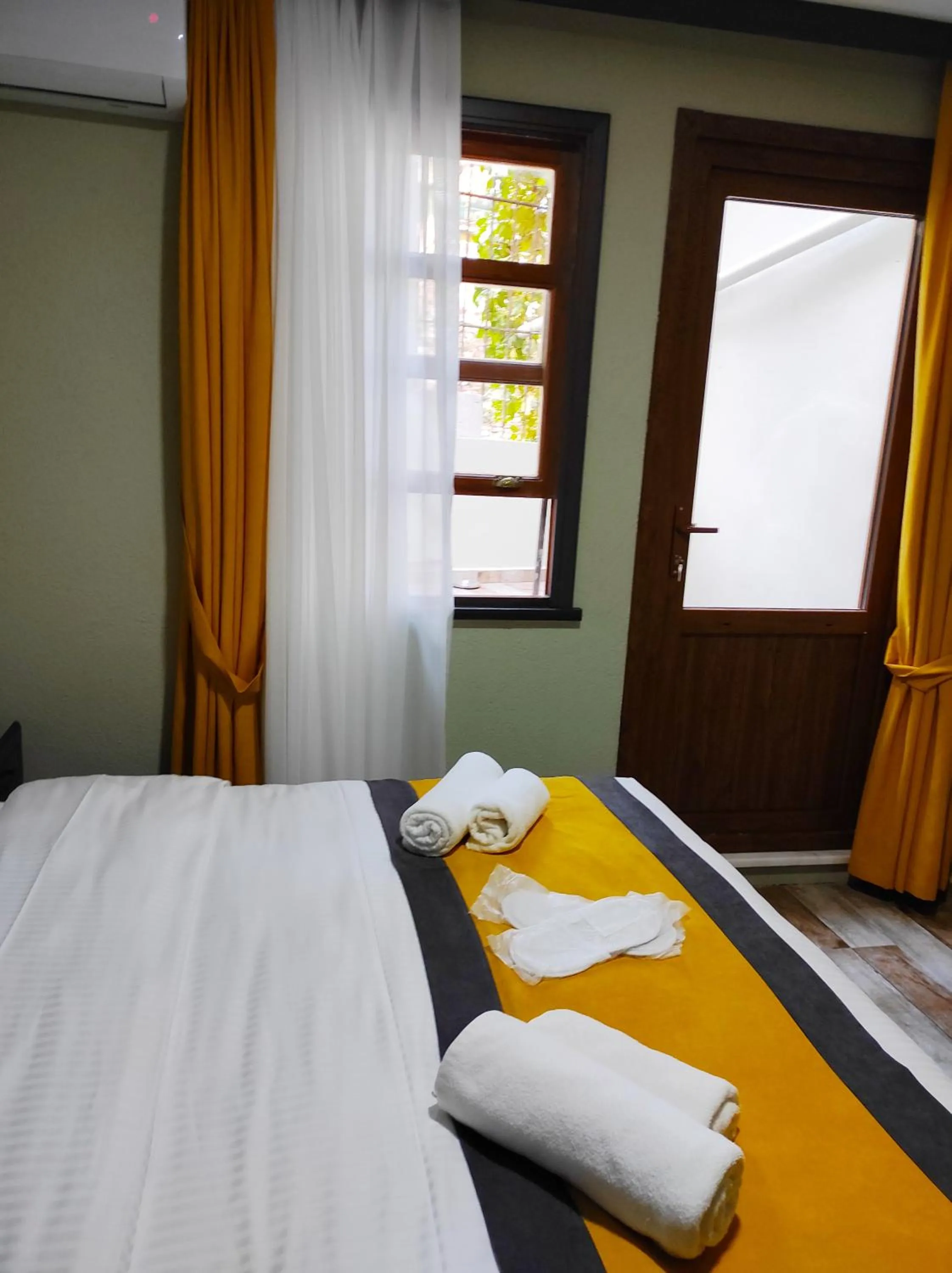 Massage, Bed in Lebon Hotel-Special Class