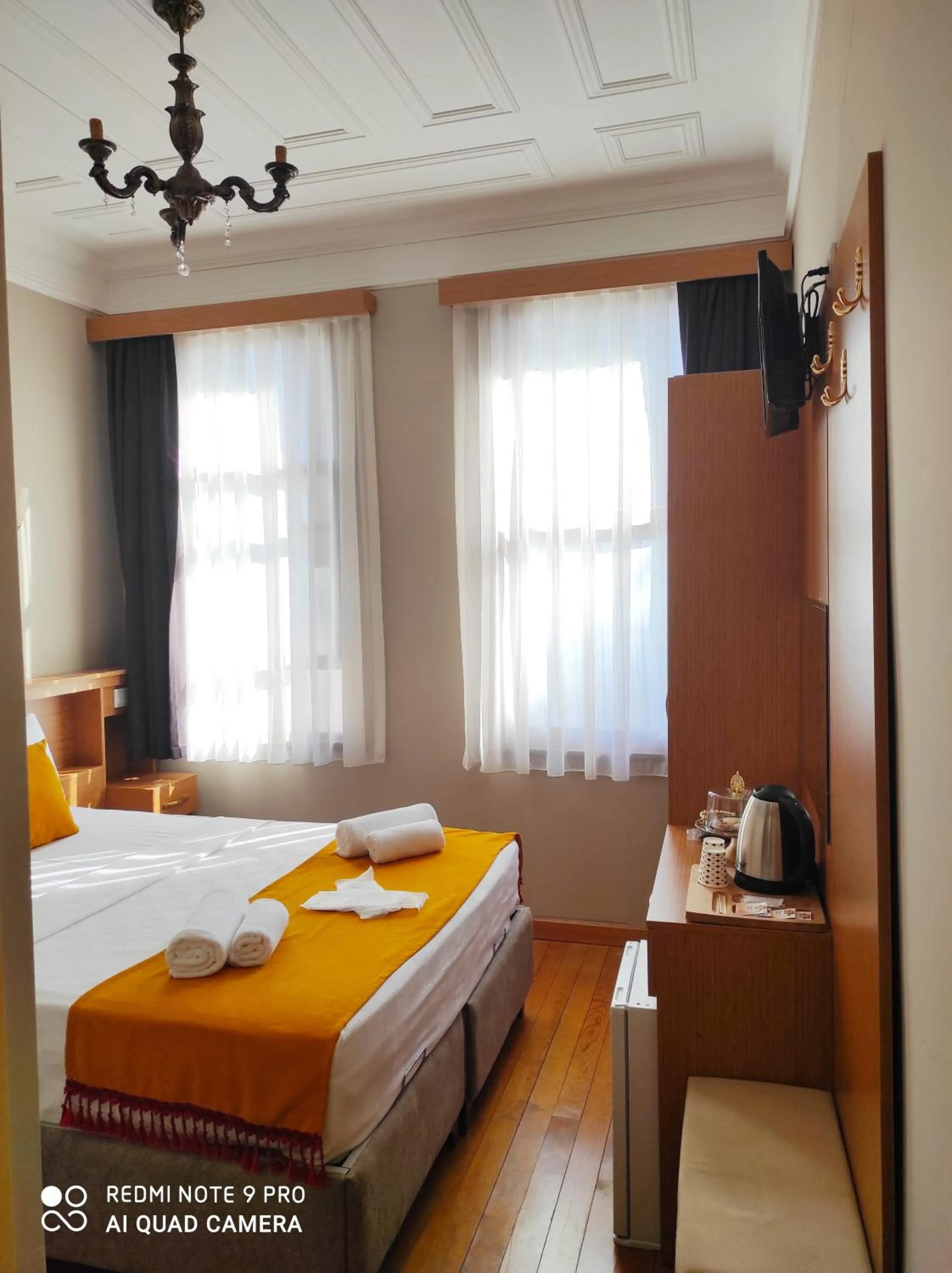 Photo of the whole room, Bed in Lebon Hotel-Special Class