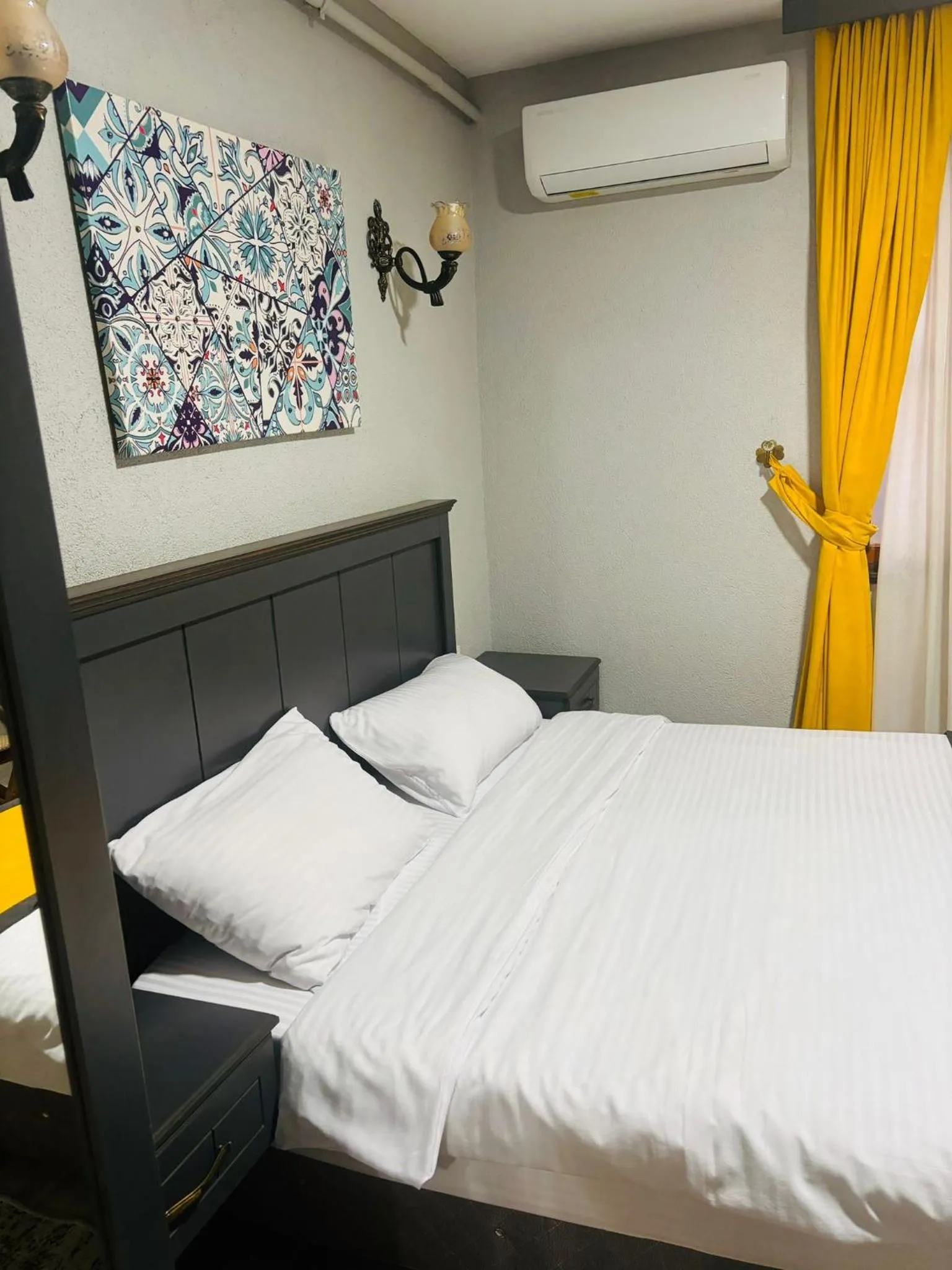 Bed in Lebon Hotel-Special Class