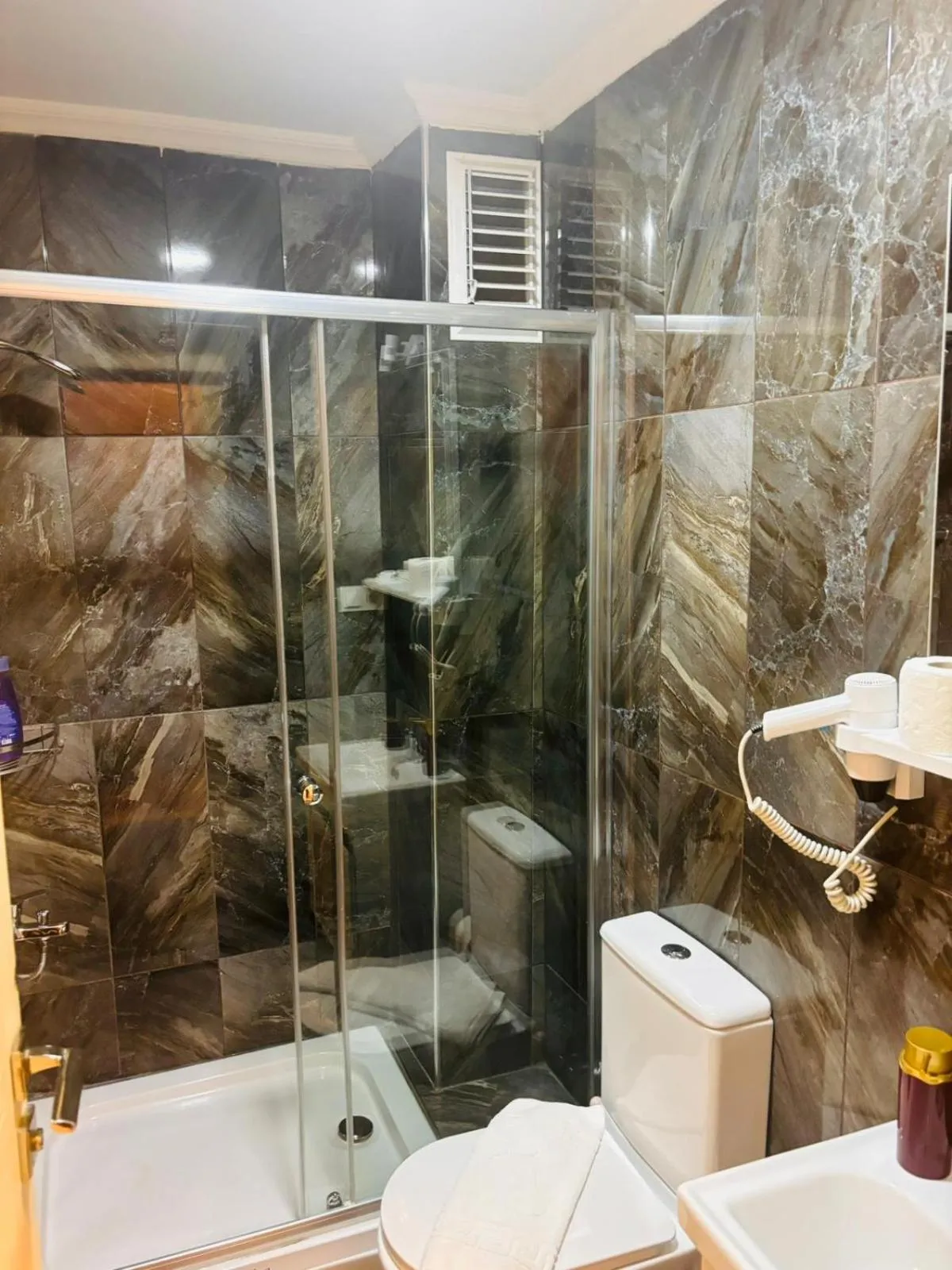 Shower in Lebon Hotel-Special Class