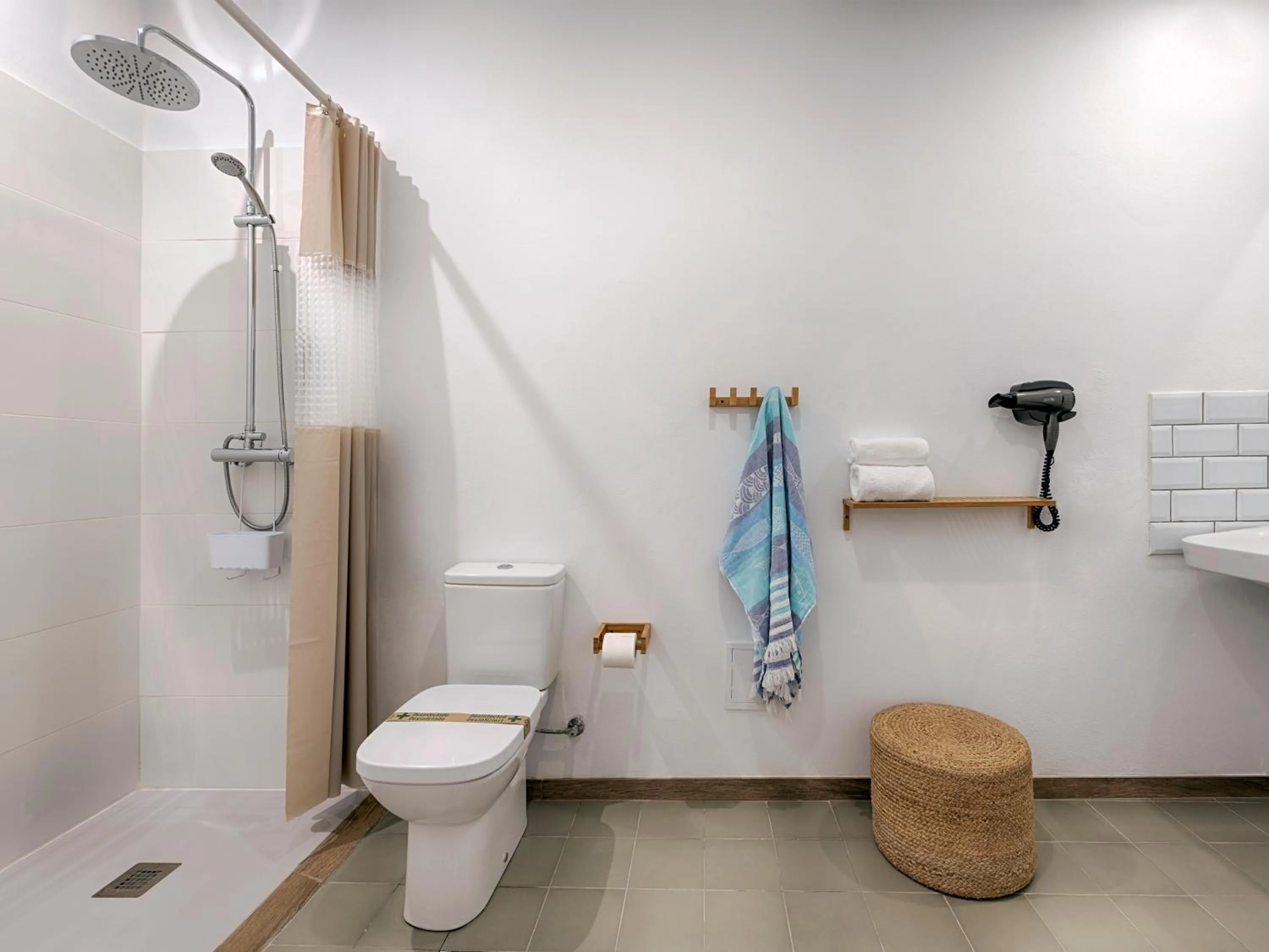 Bathroom in Hostal Altea House