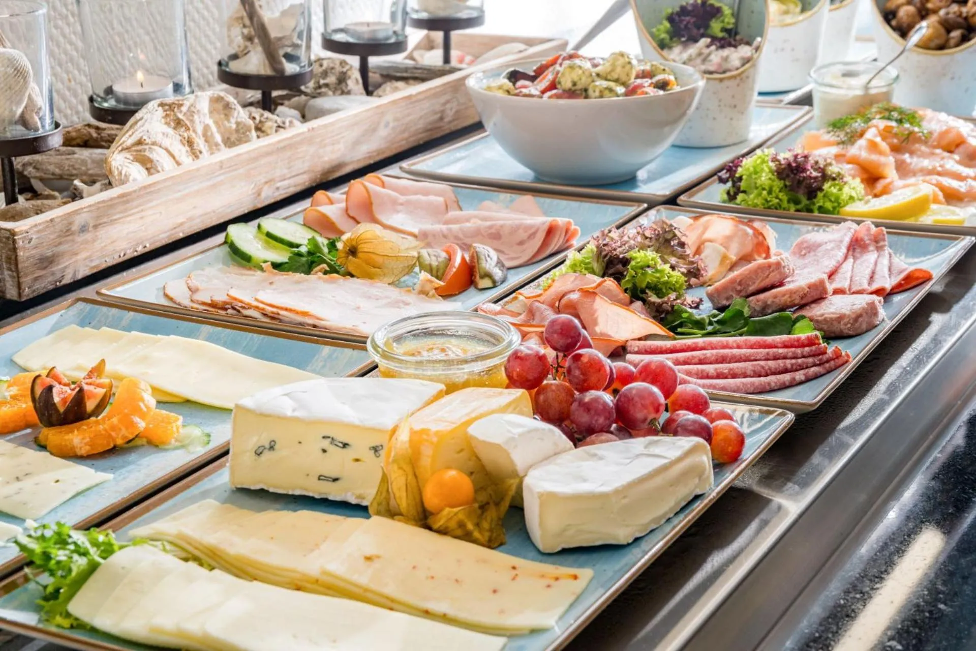 Restaurant/places to eat in BeachSide