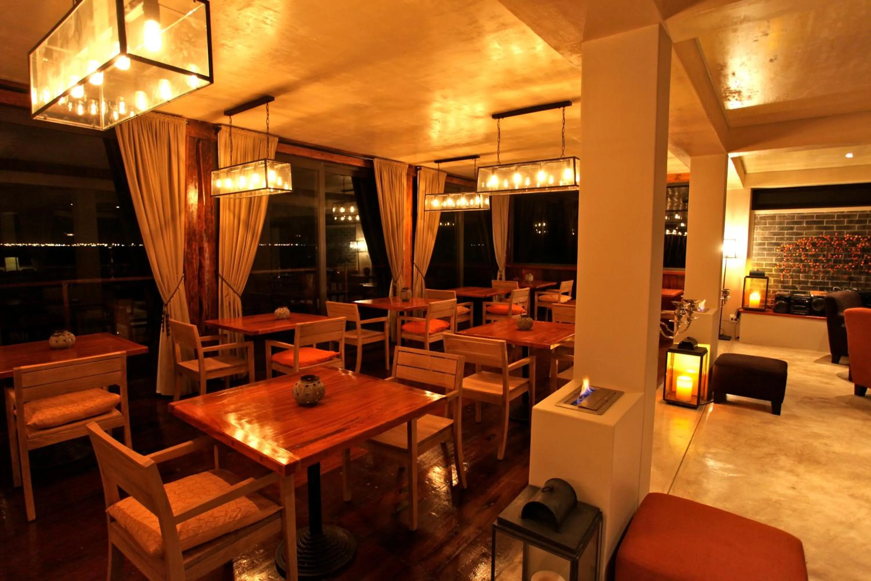 Night in Pelican Point Lodge