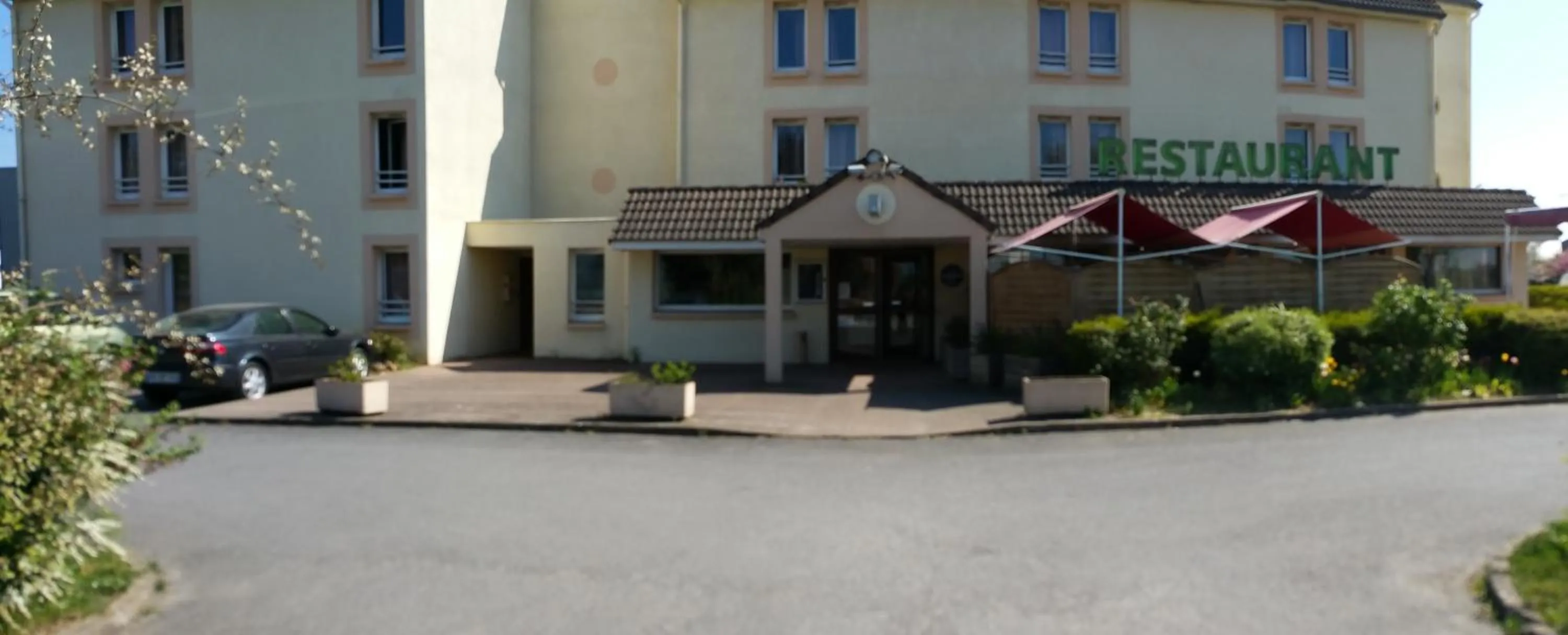 Facade/entrance in Hôtel Motelia