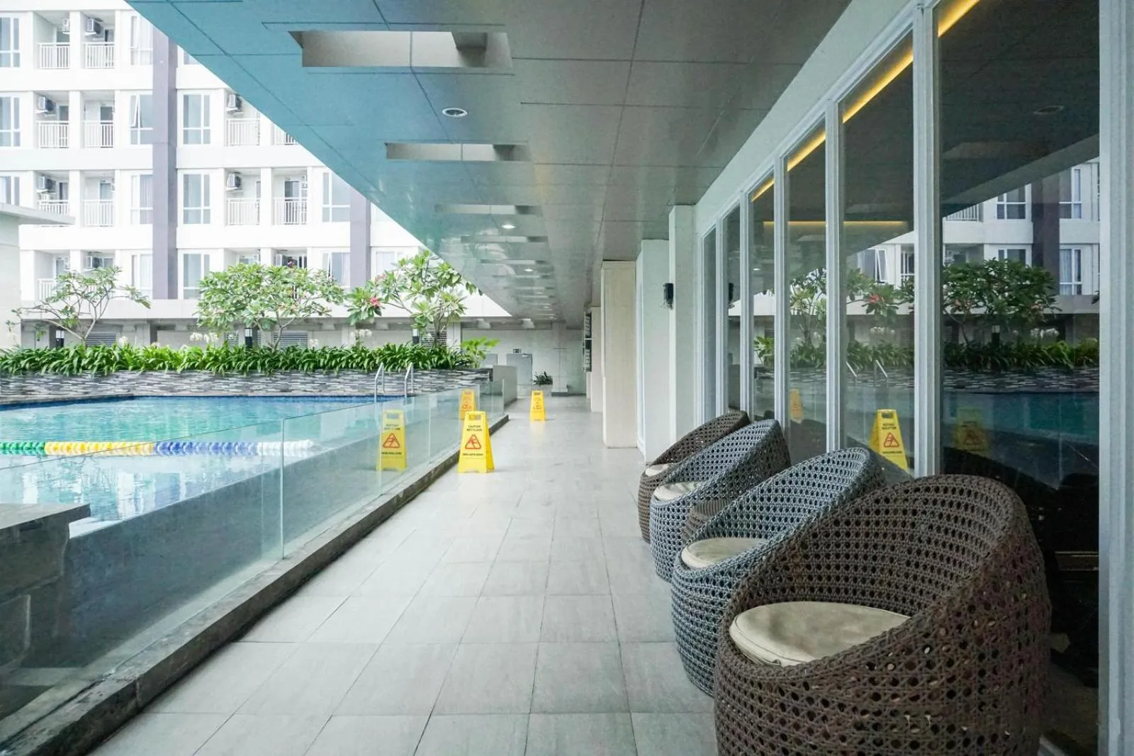 Swimming pool in Apartemen Taman Melati Yogyakarta by ArFe Room