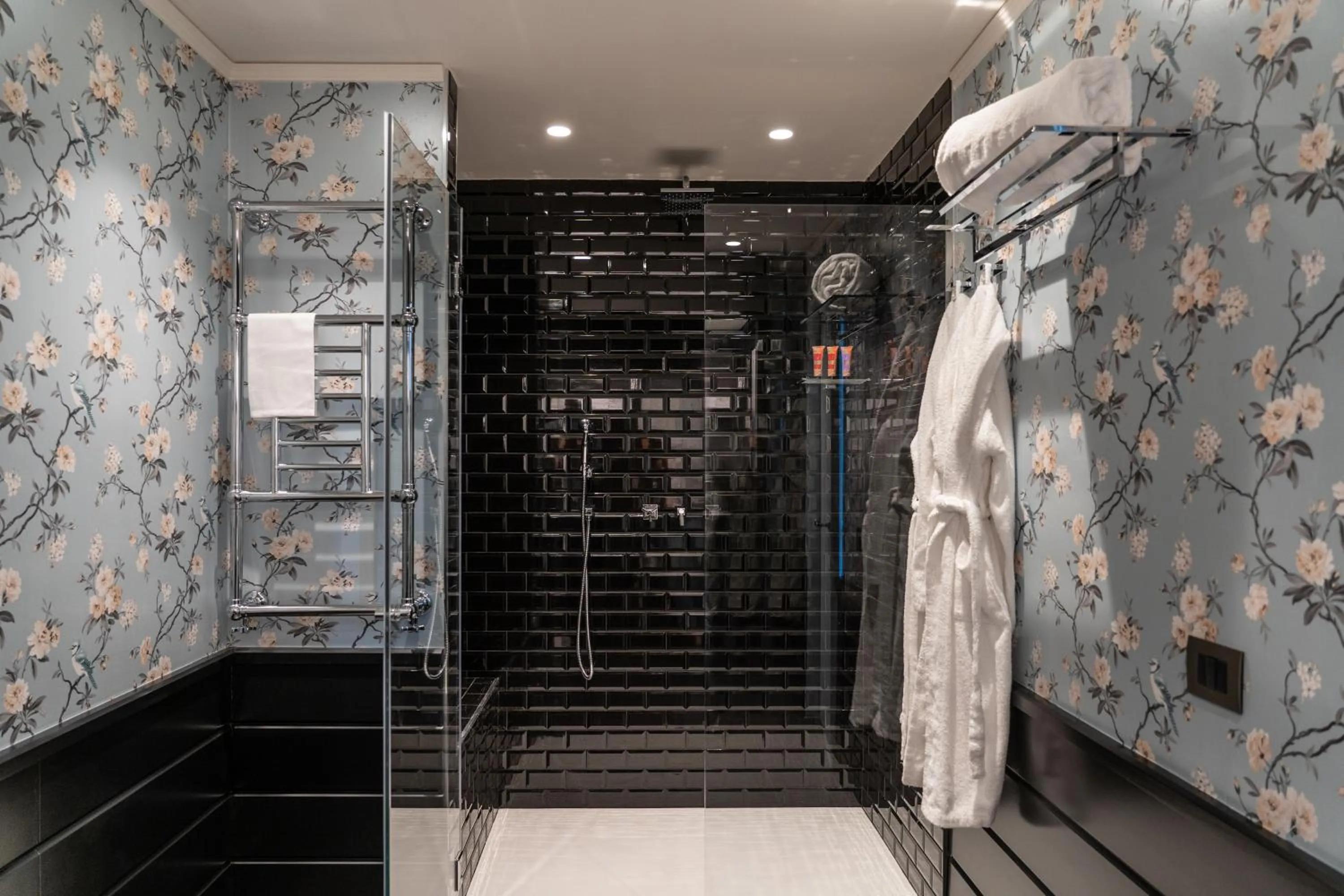 Bathroom in Q92 Noto