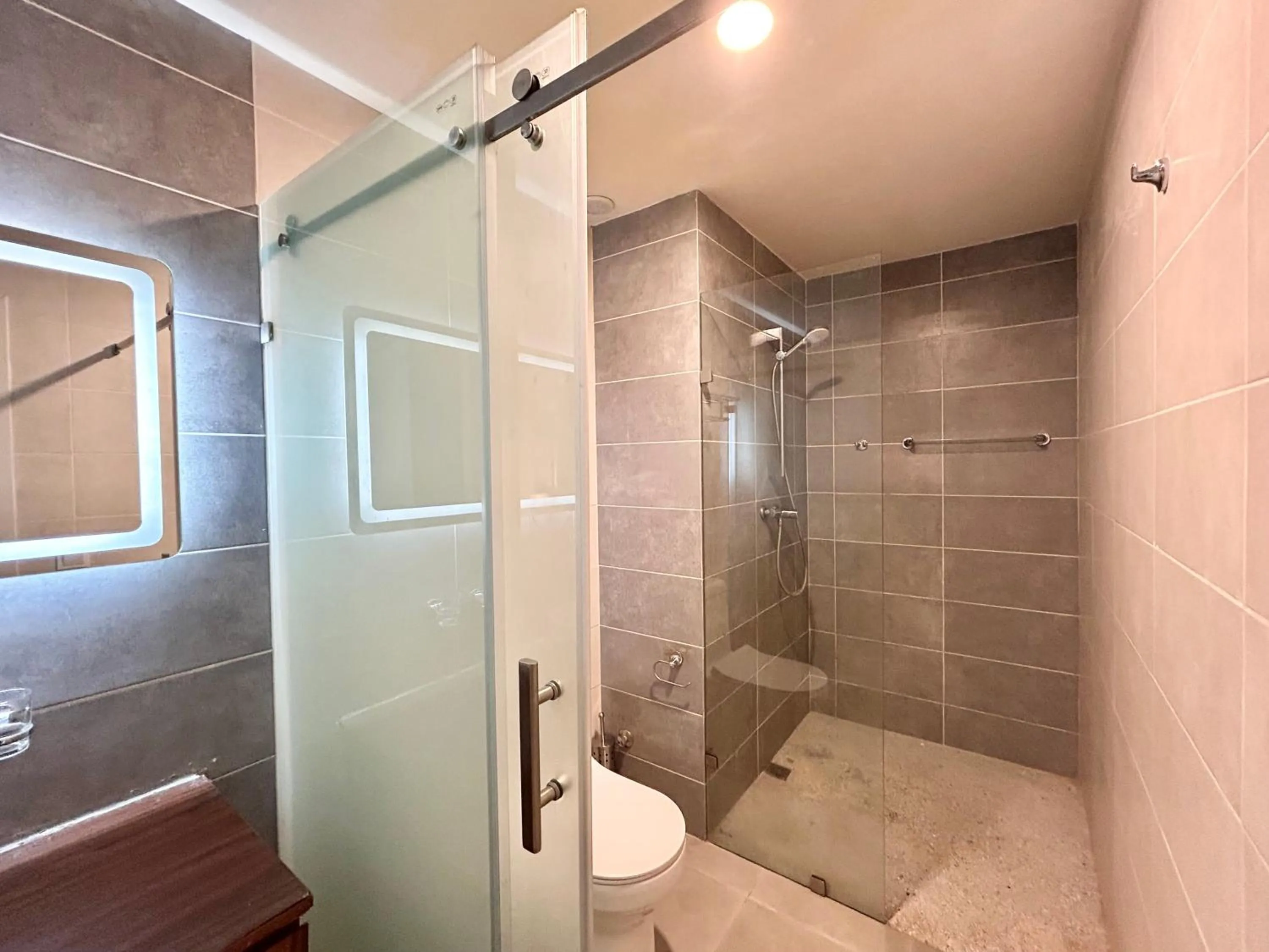 Bathroom in Forest View Apartments