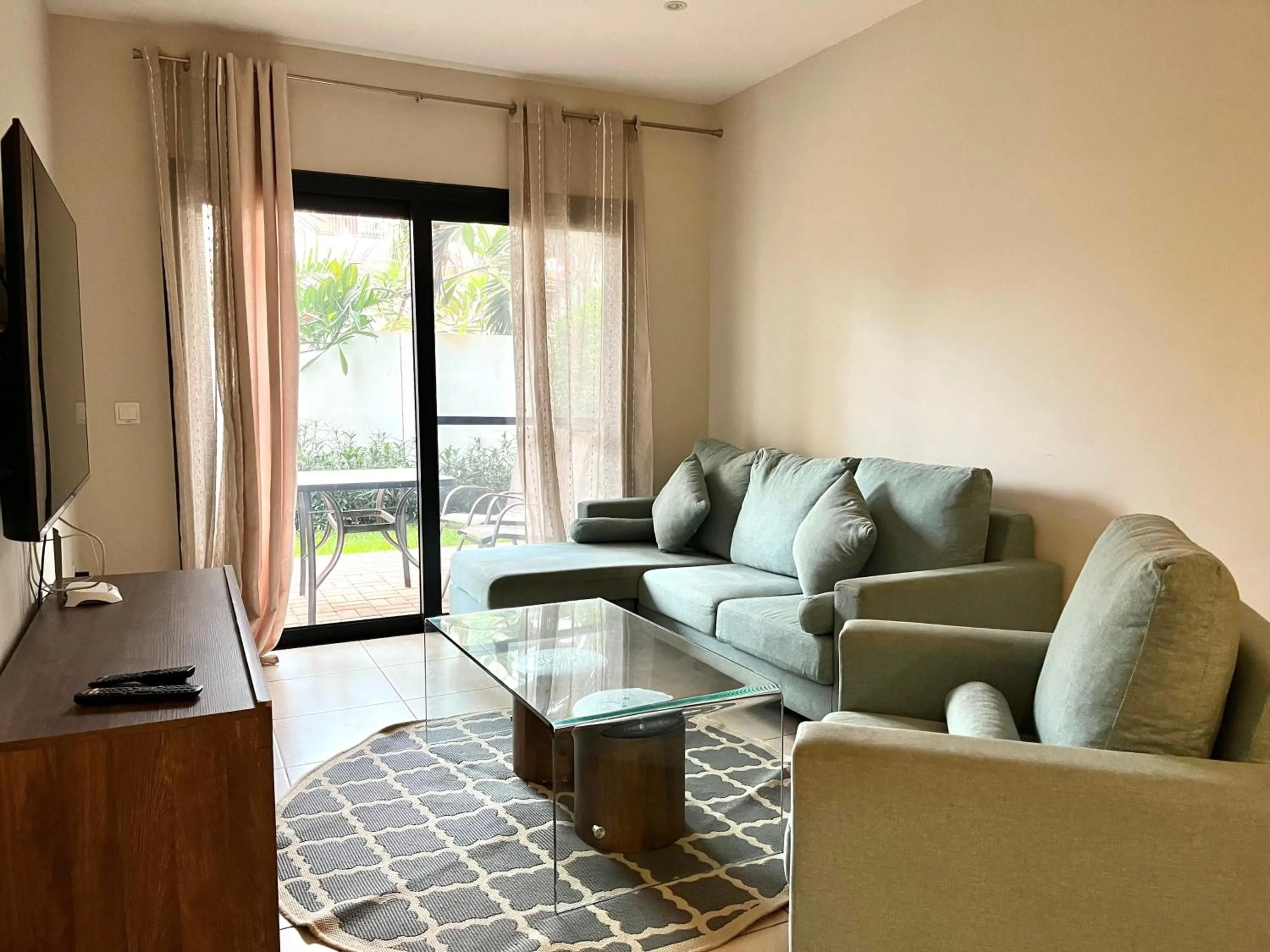 Living room in Forest View Apartments