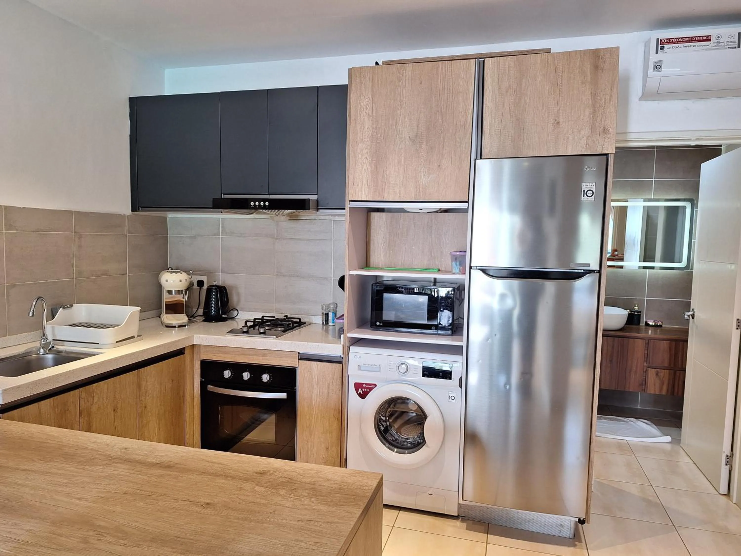 Kitchen or kitchenette in Forest View Apartments