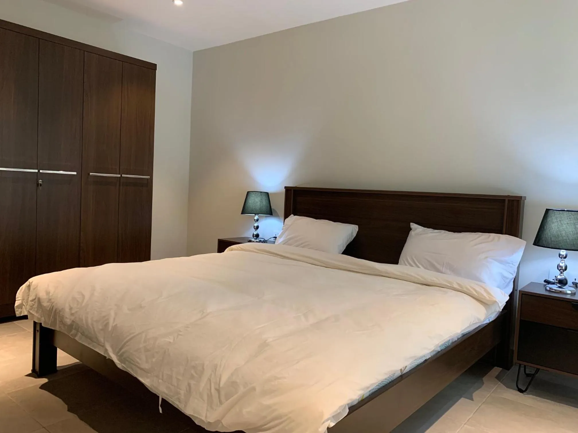 Bedroom, Bed in Forest View Apartments