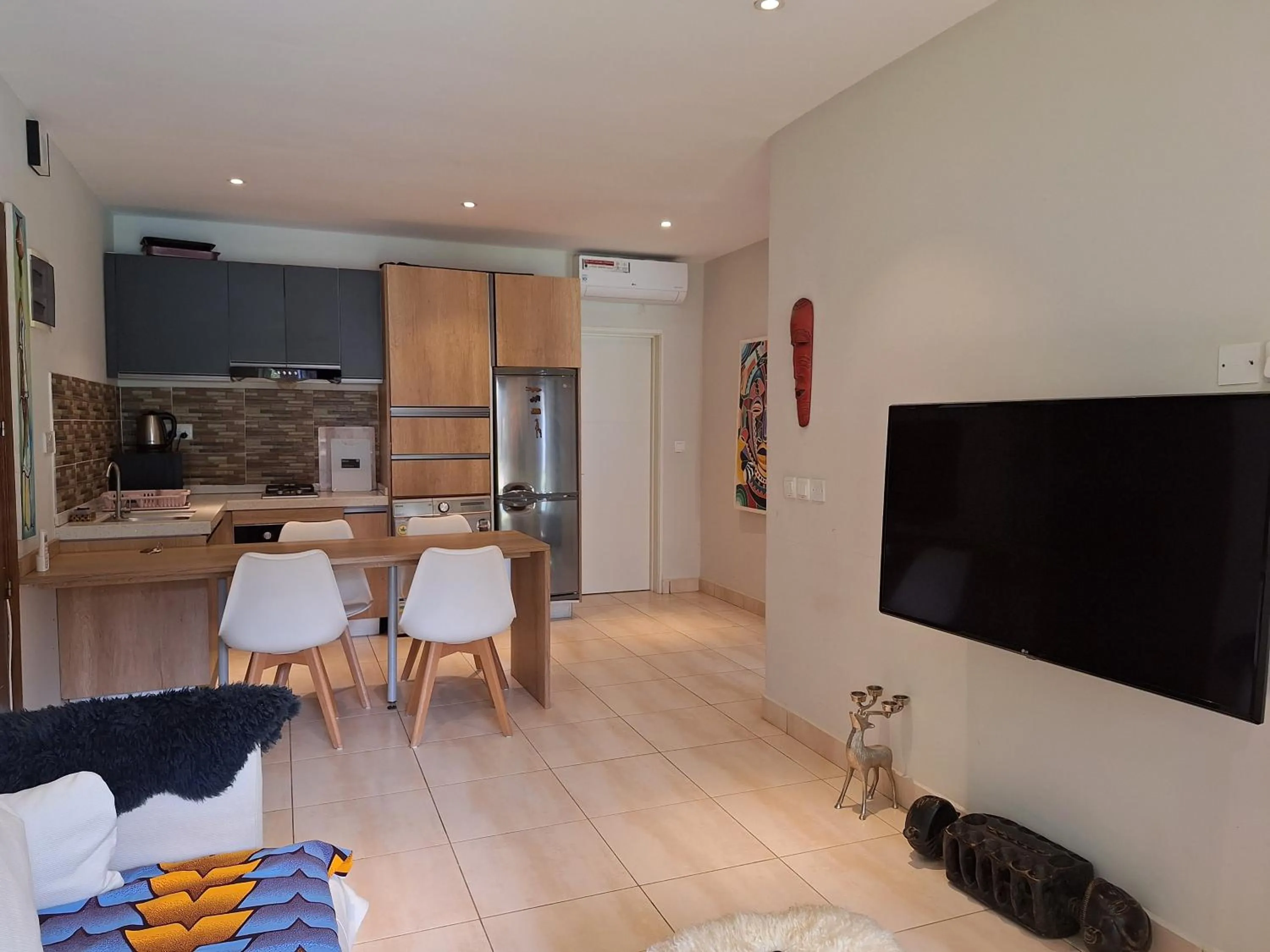 TV and multimedia in Forest View Apartments