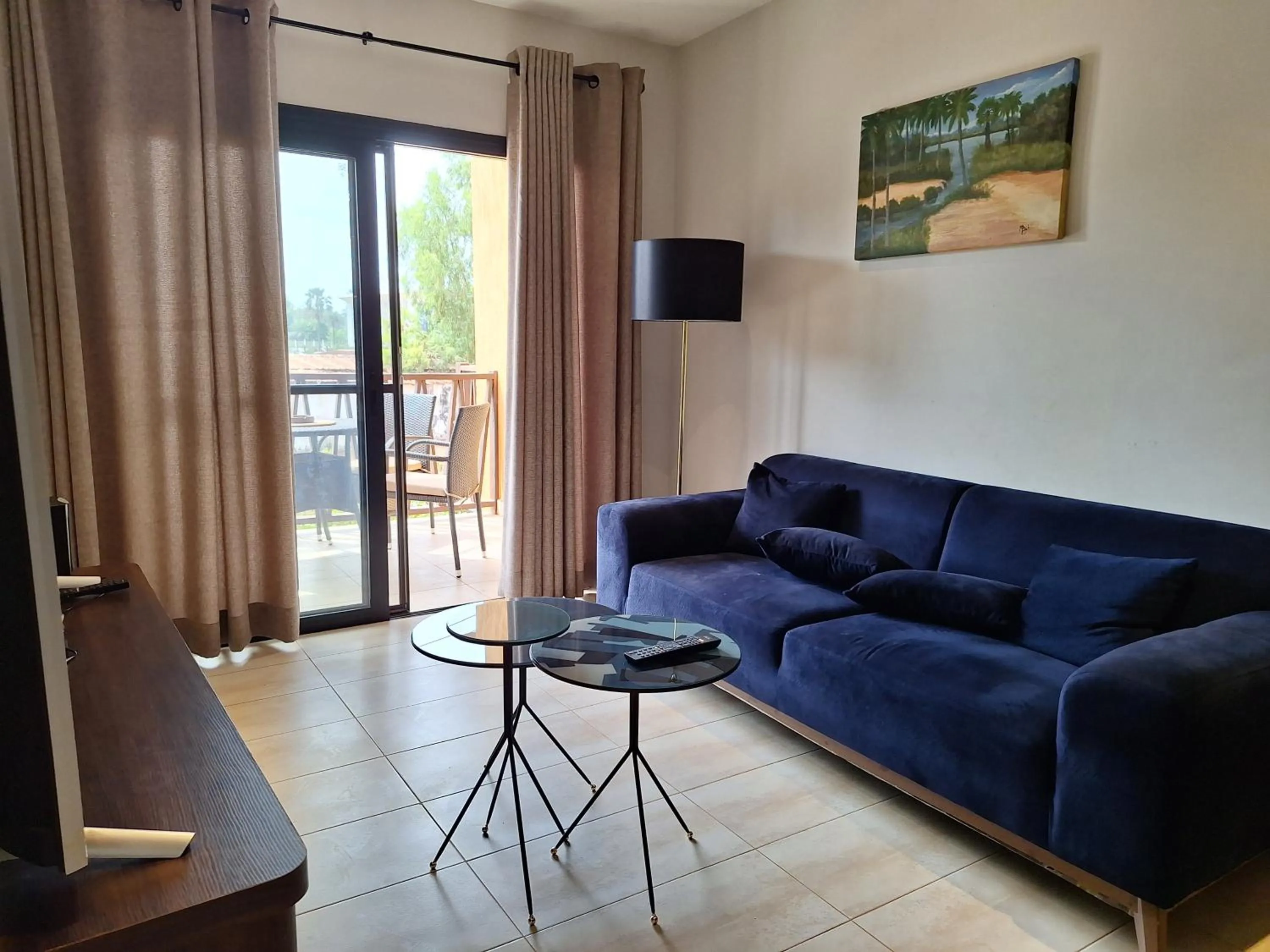 Living room in Forest View Apartments
