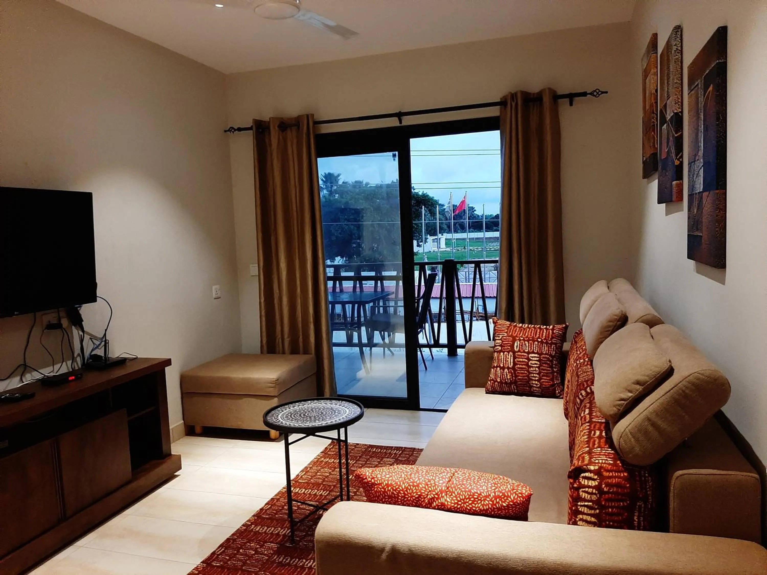 Living room in Forest View Apartments