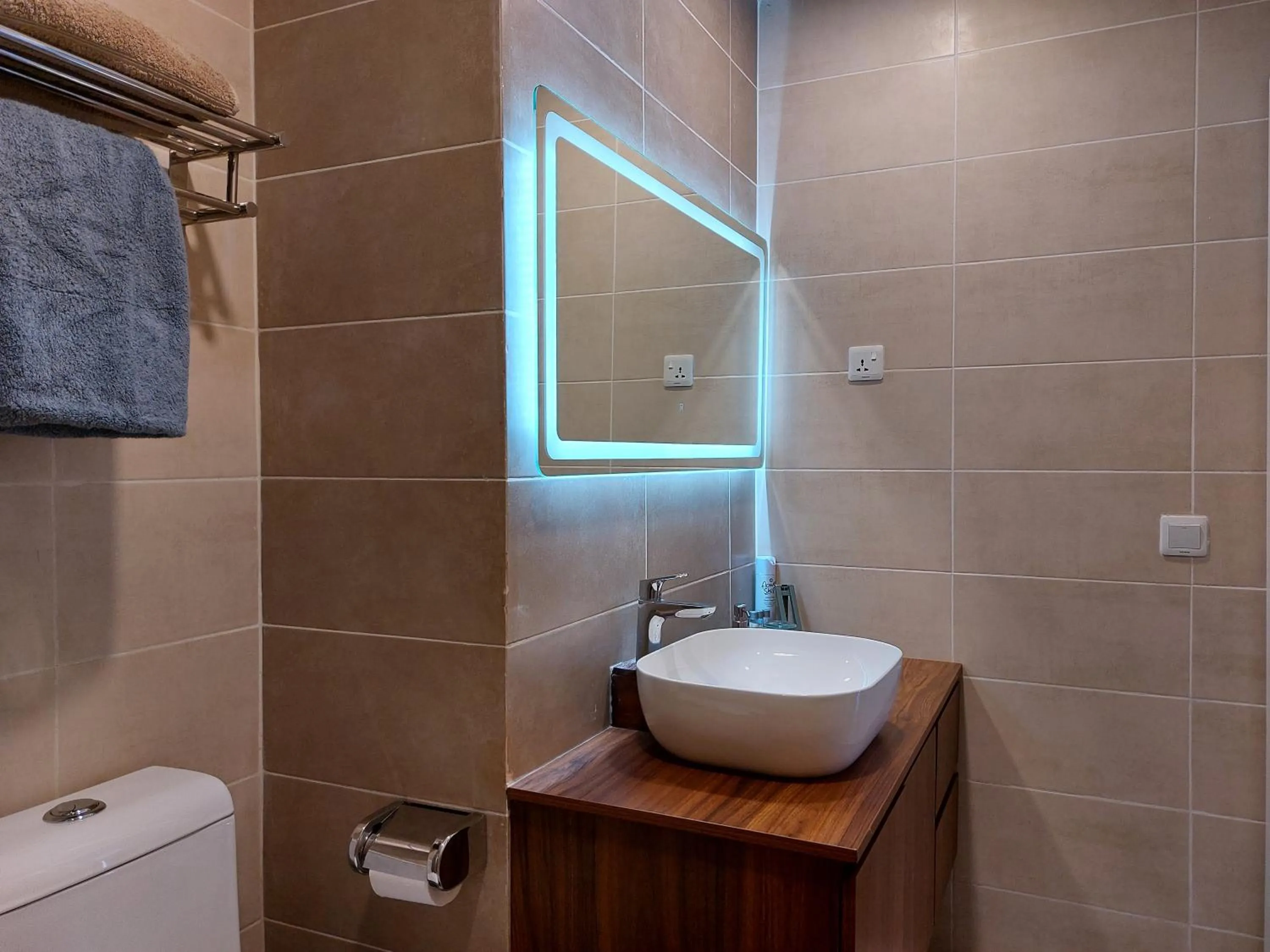 Bathroom in Forest View Apartments