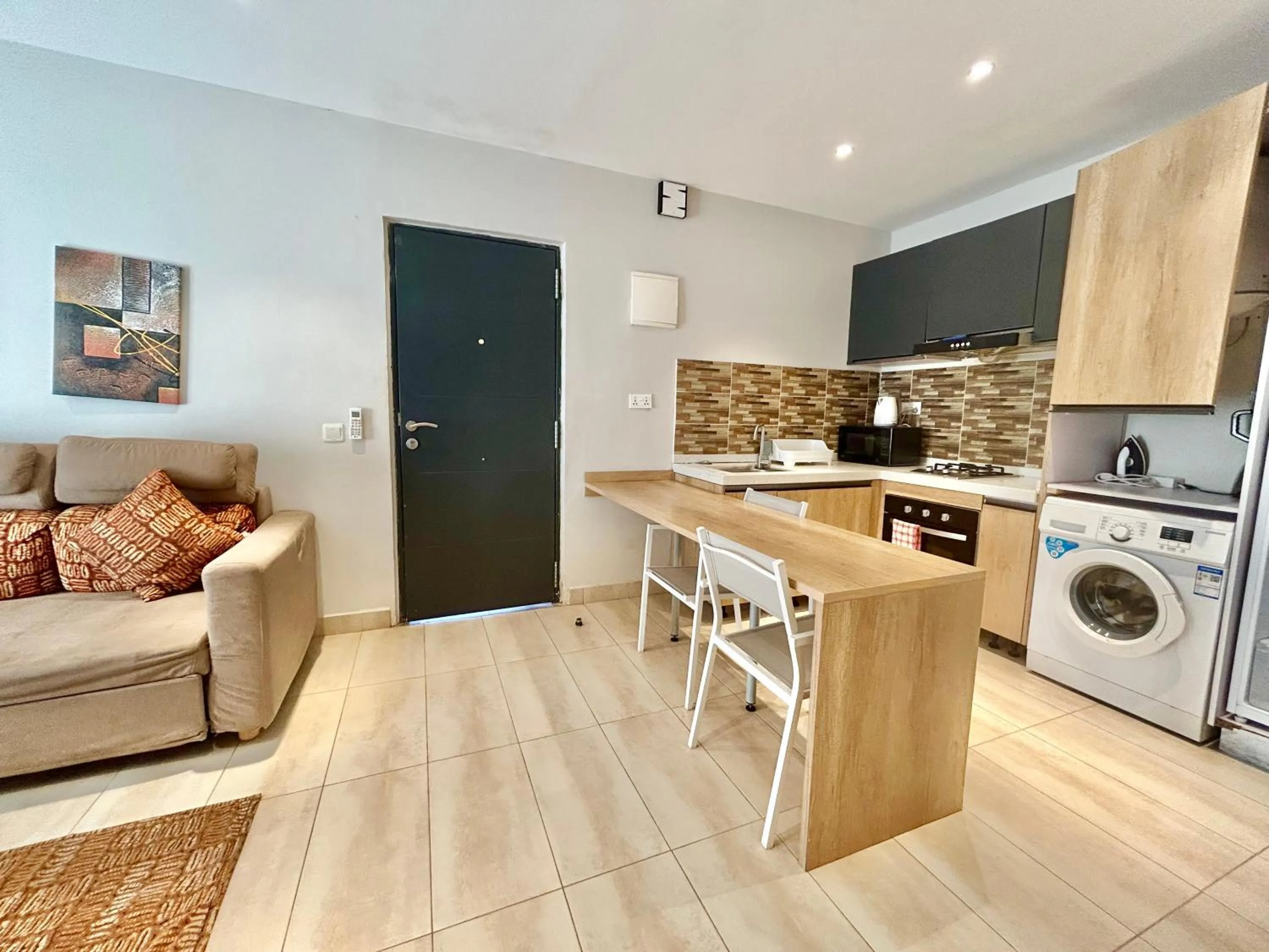 microwave in Forest View Apartments