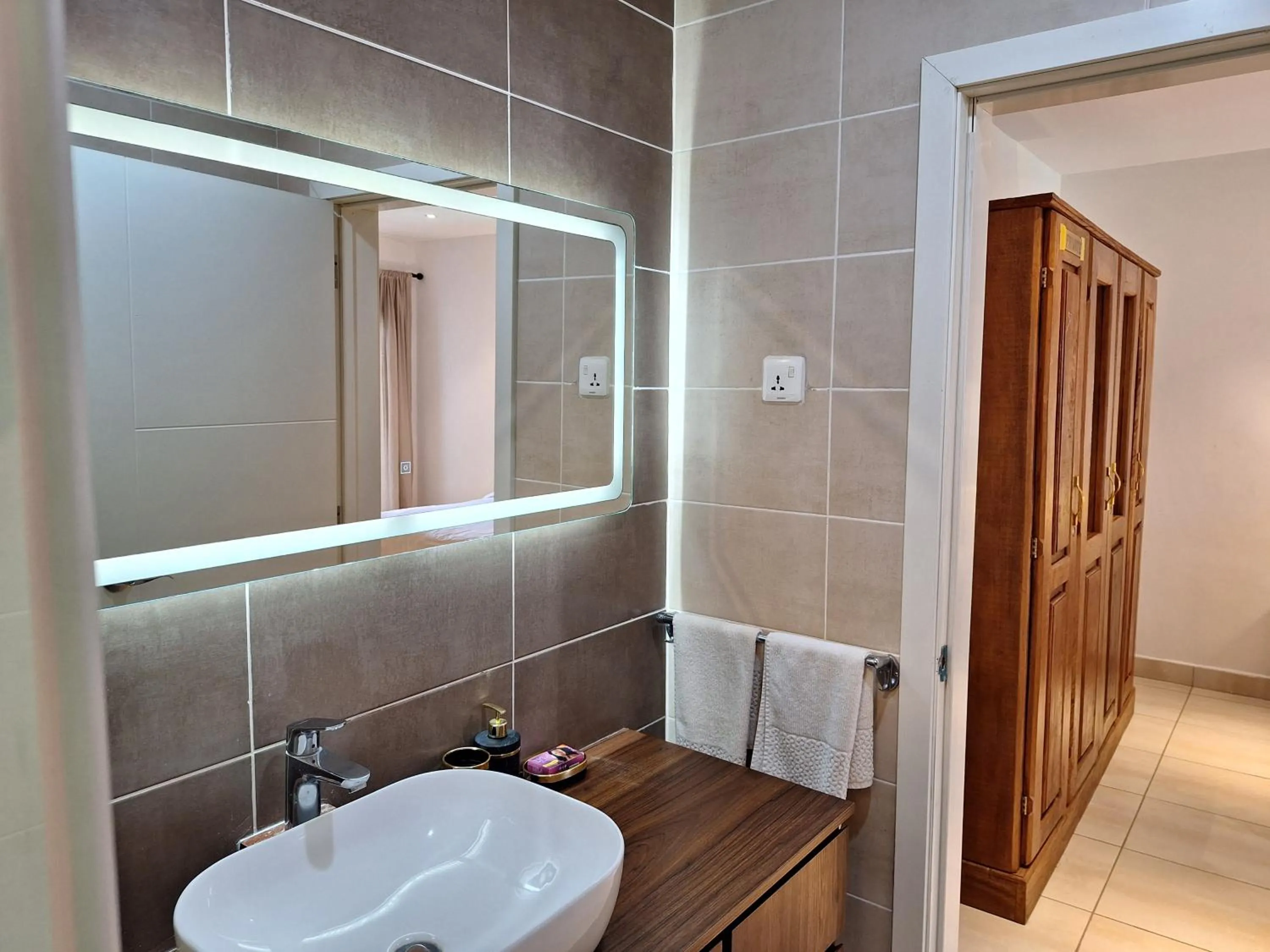 Toilet in Forest View Apartments