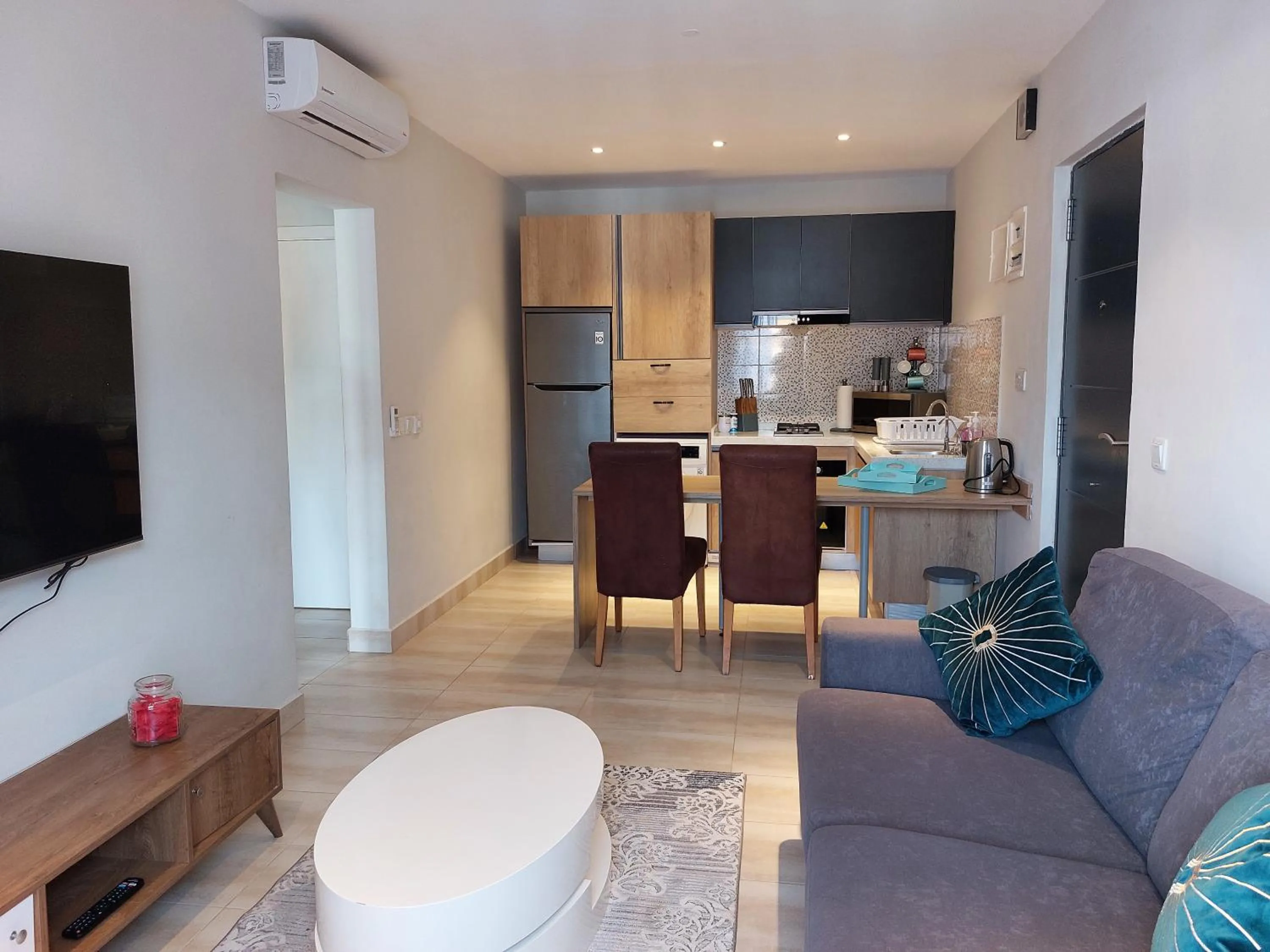 Kitchen or kitchenette in Forest View Apartments