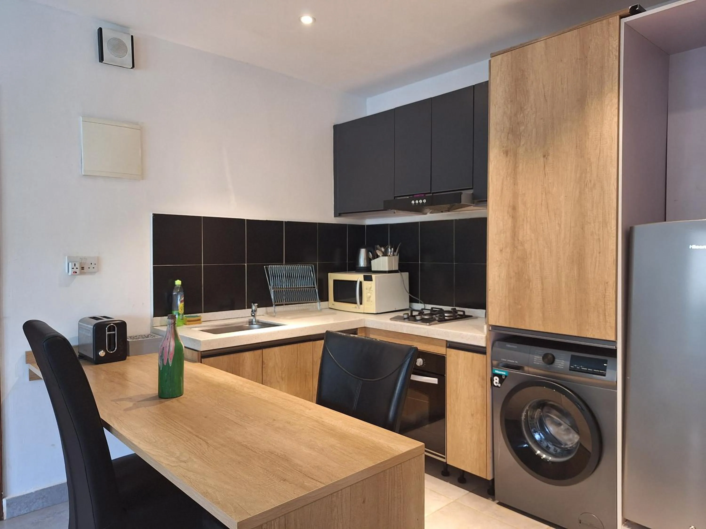 oven in Forest View Apartments