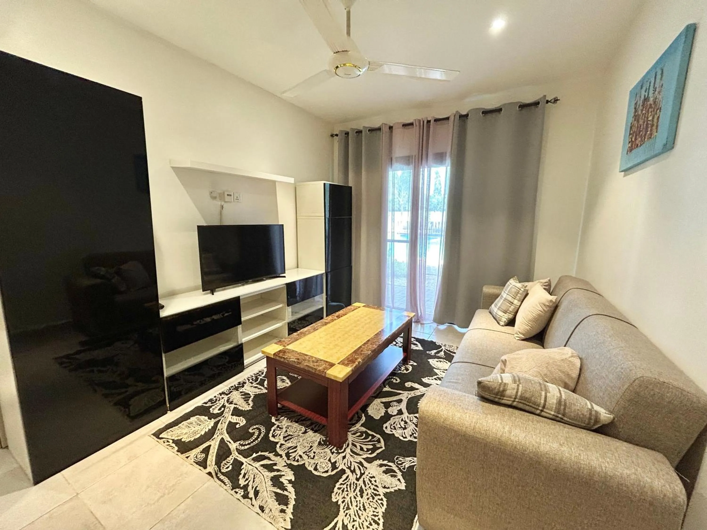 TV and multimedia in Forest View Apartments