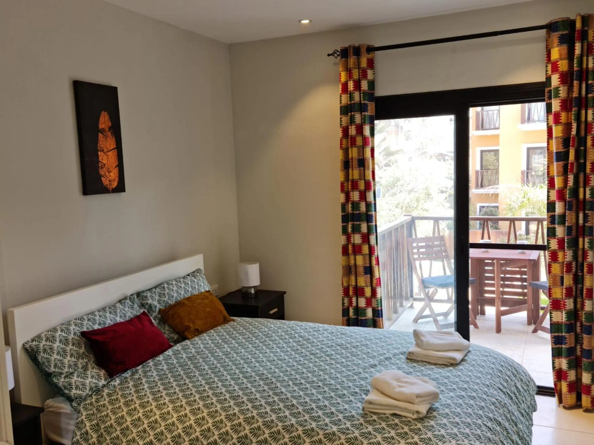 Bedroom, Bed in Forest View Apartments