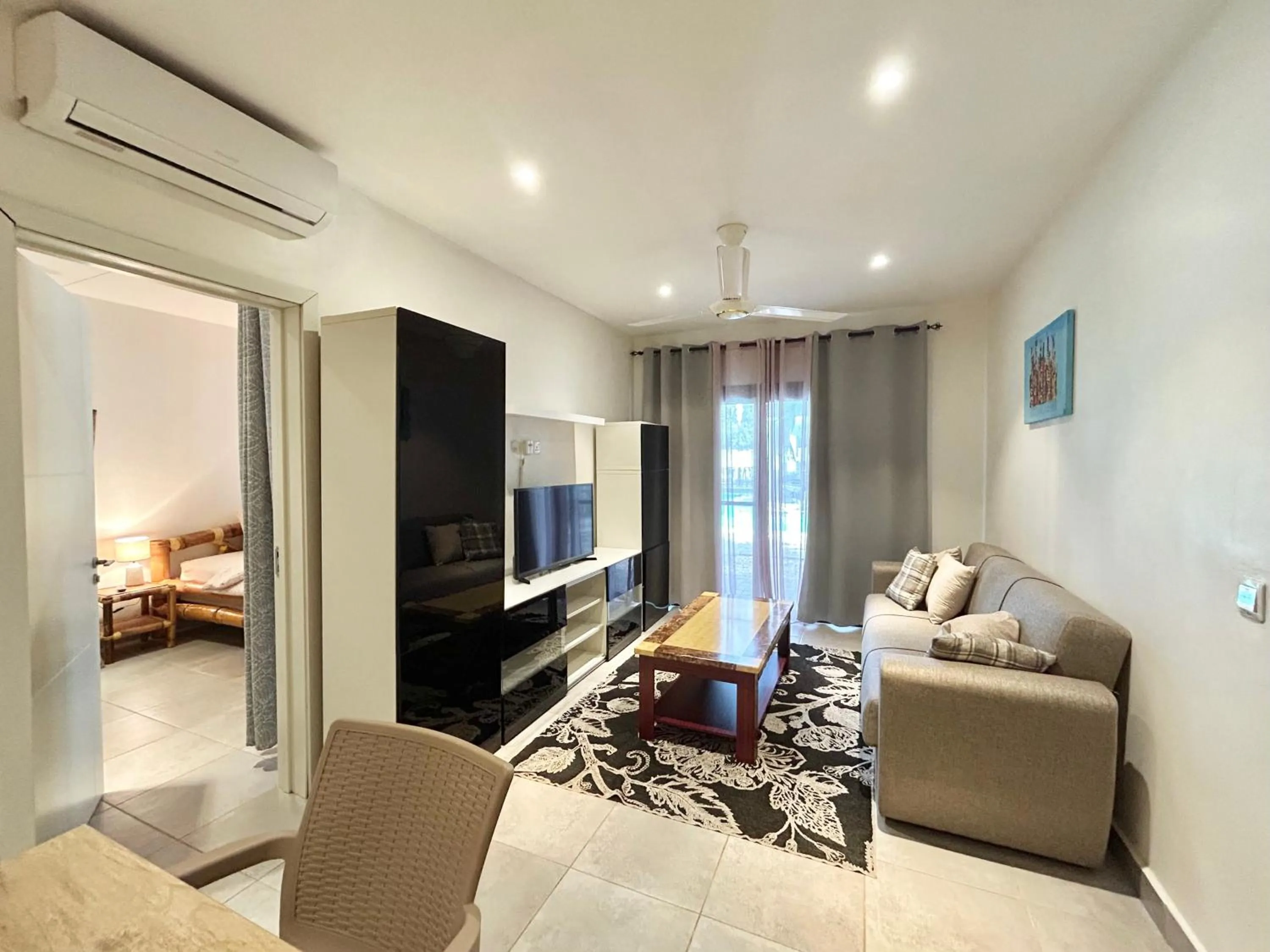 TV and multimedia in Forest View Apartments