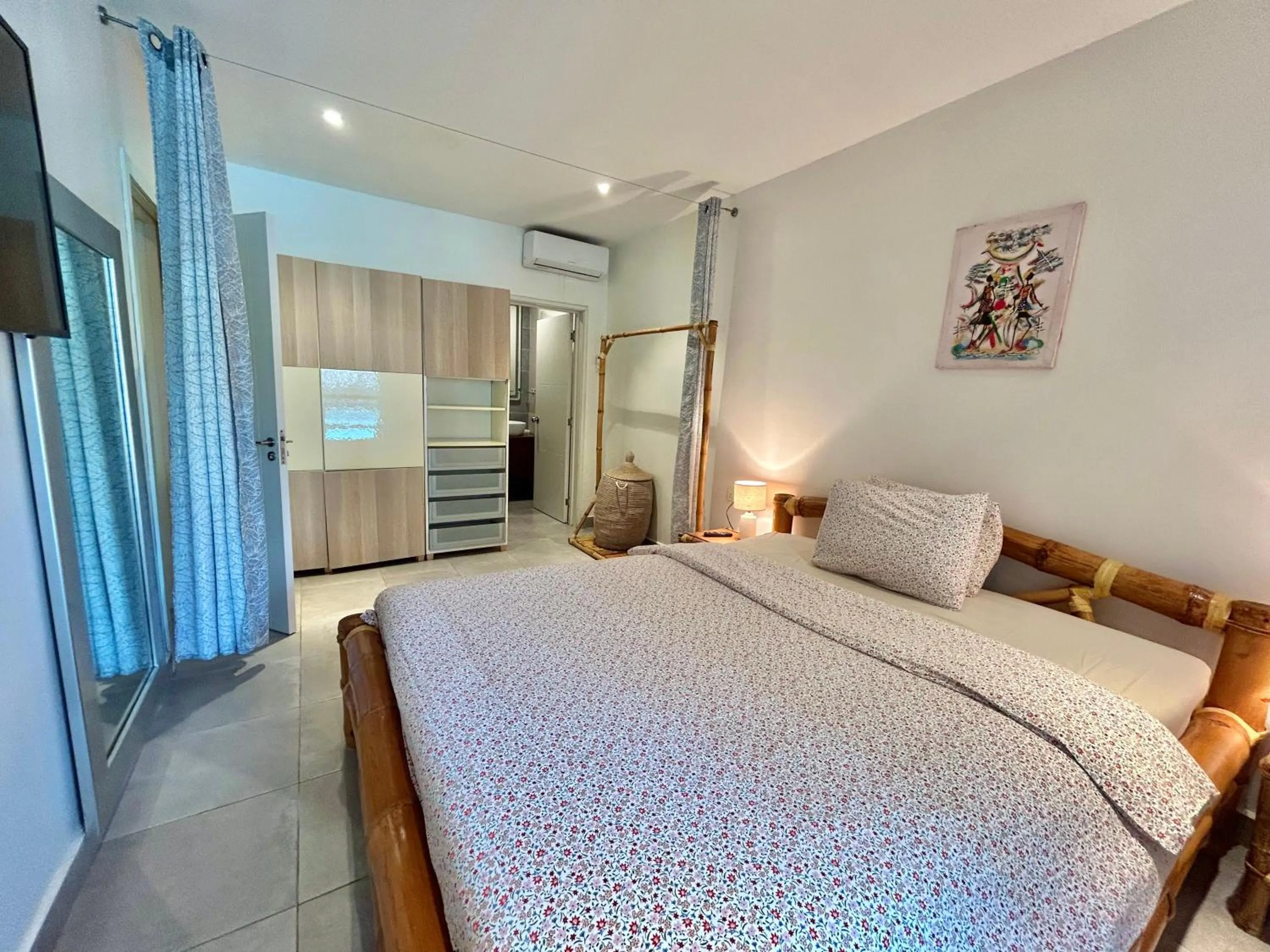 Bed in Forest View Apartments