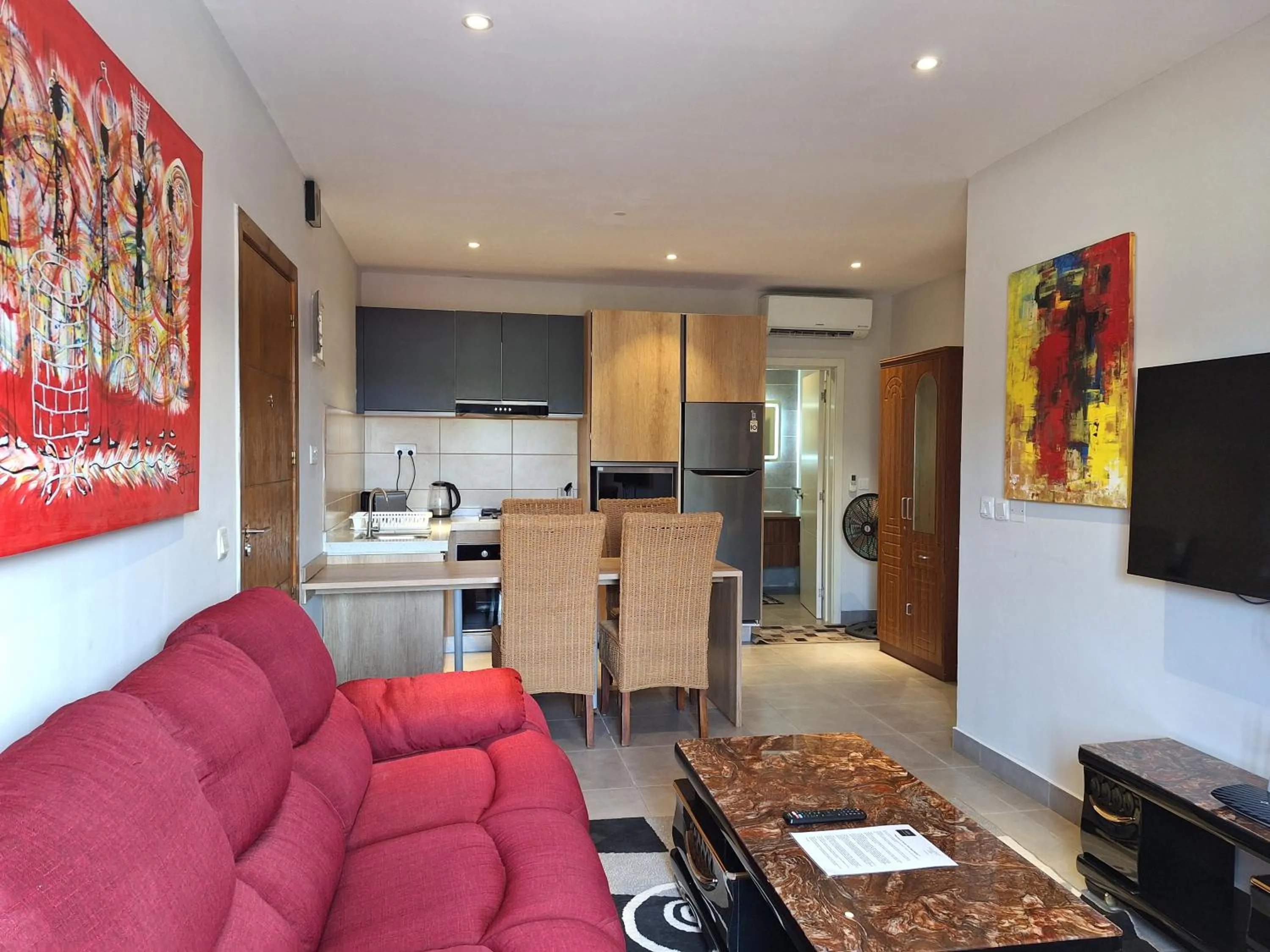 TV and multimedia in Forest View Apartments