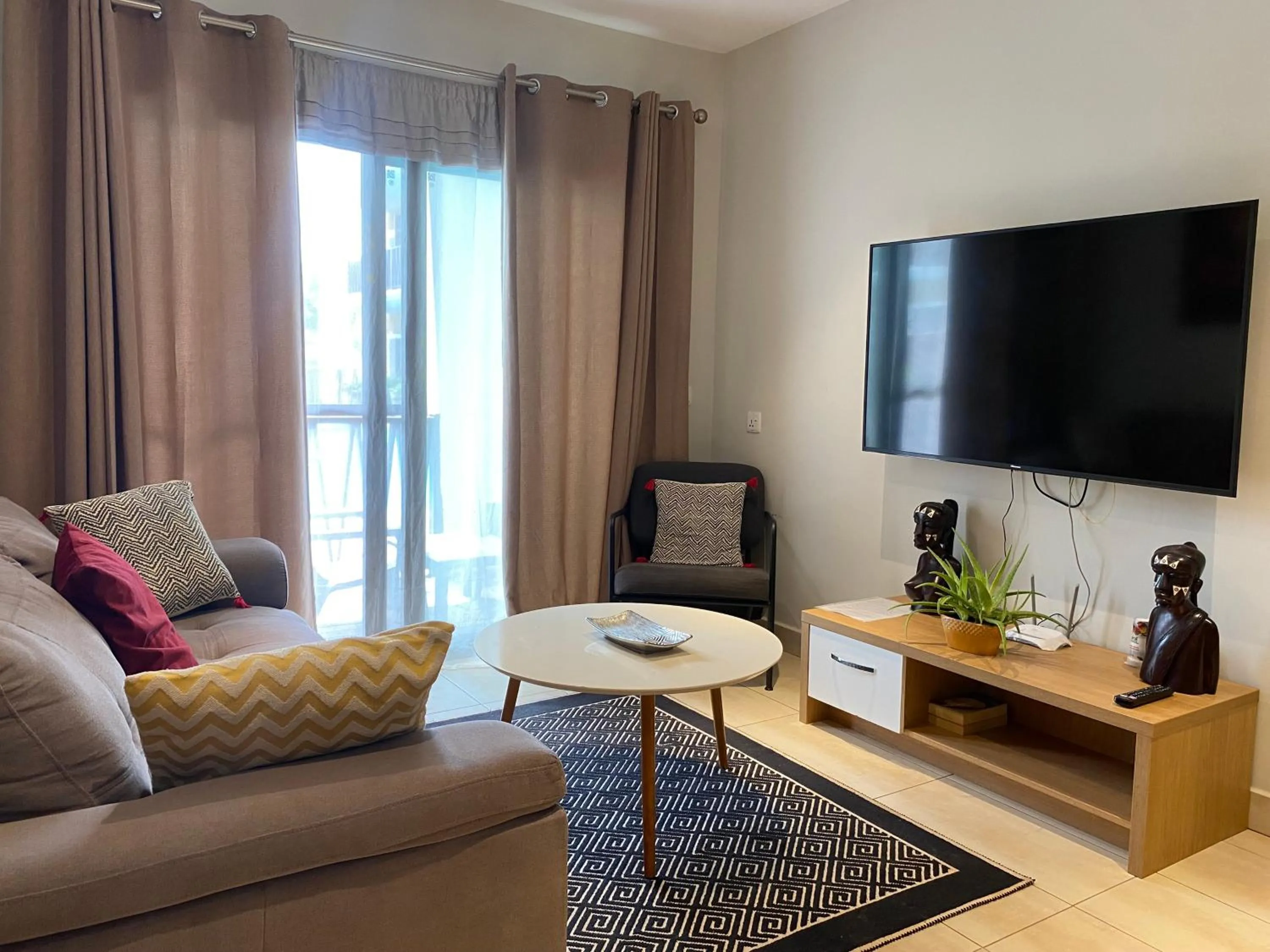 TV and multimedia in Forest View Apartments