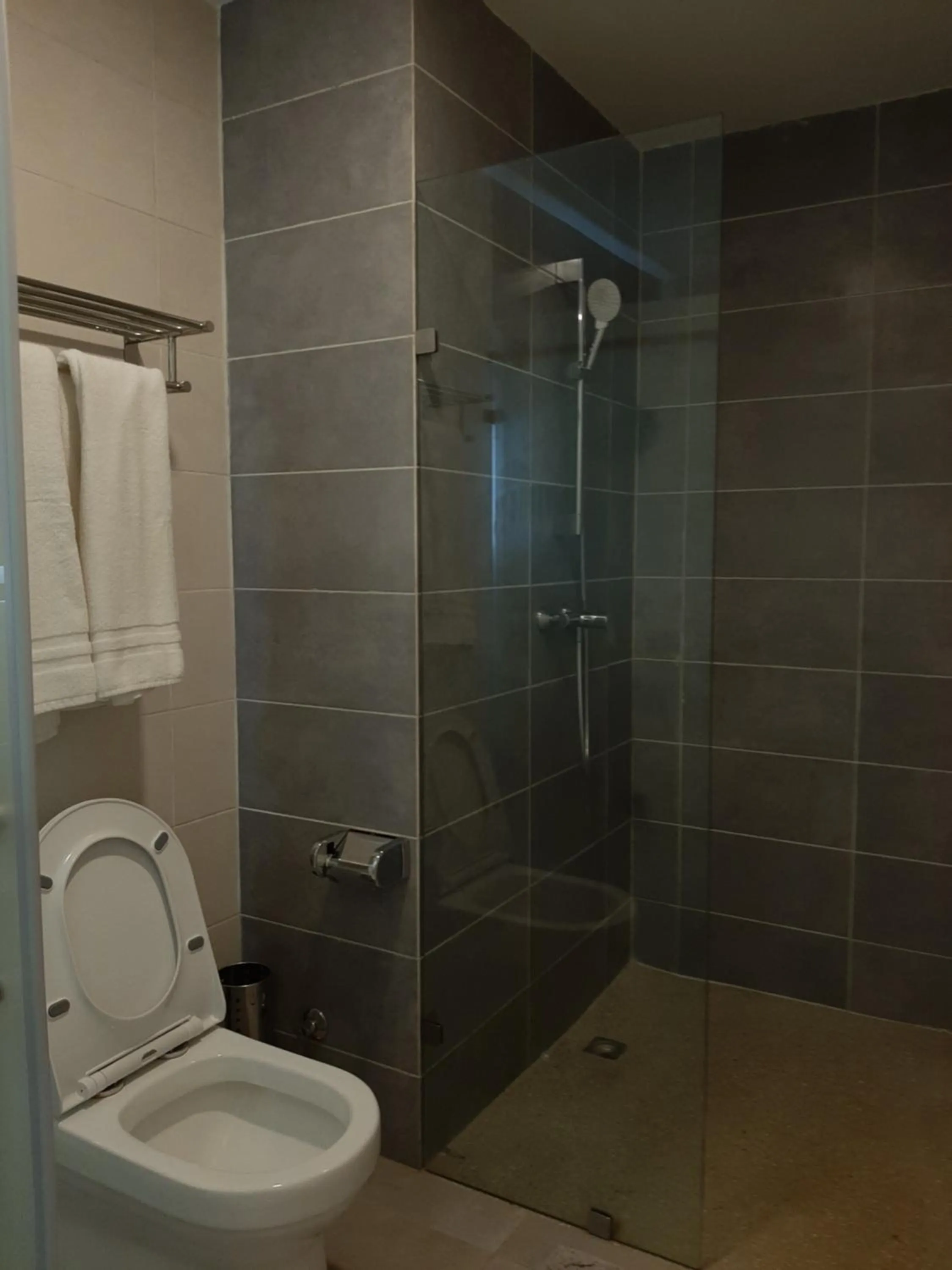 Bathroom in Forest View Apartments