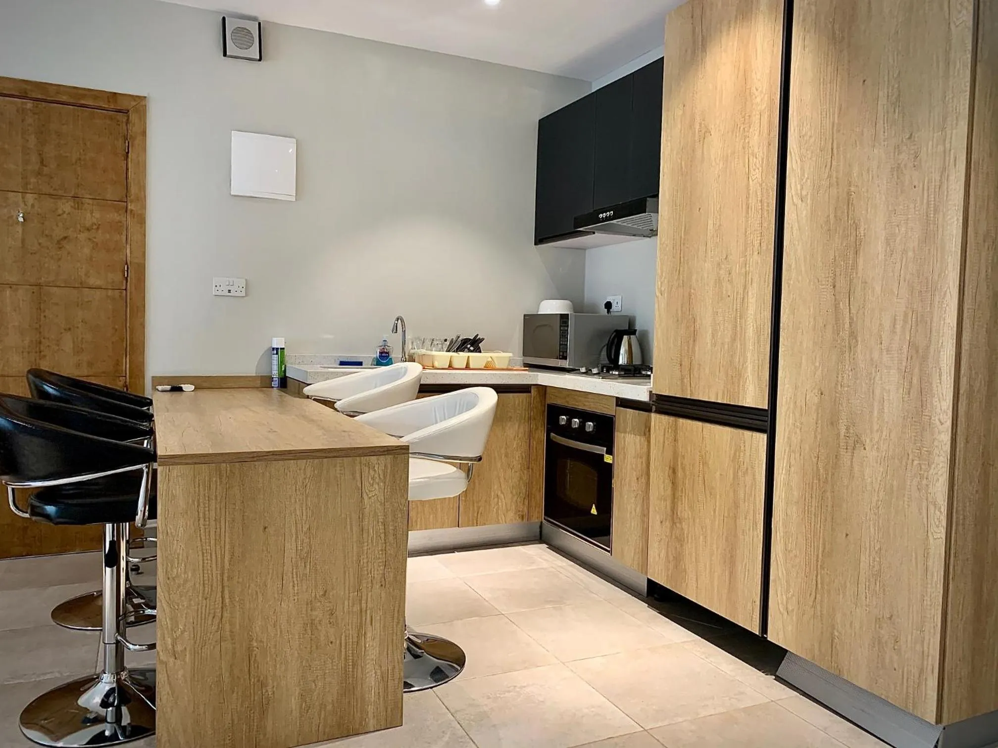 Kitchen or kitchenette in Forest View Apartments