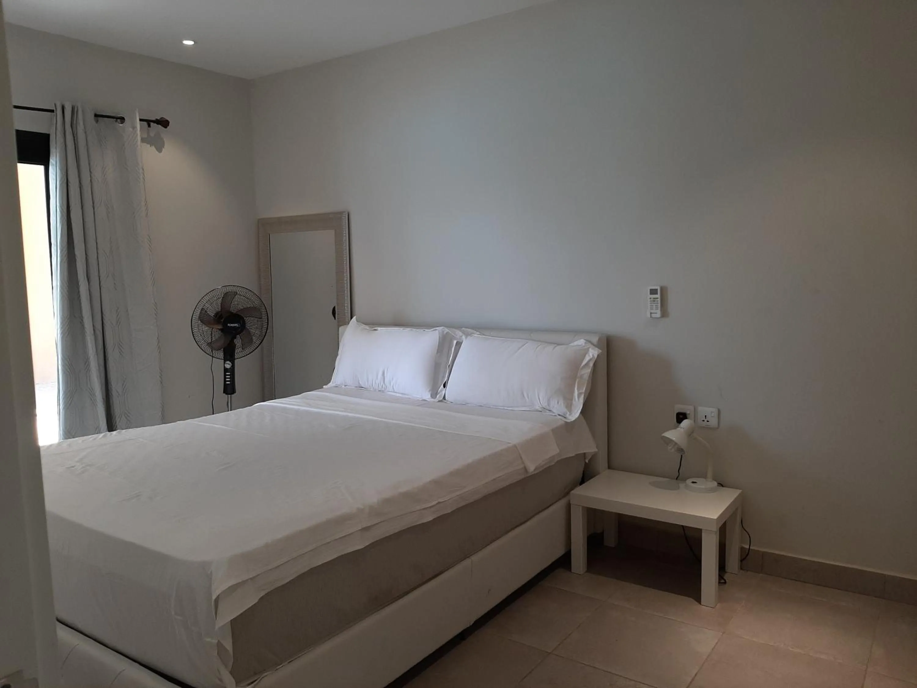 Bedroom, Bed in Forest View Apartments