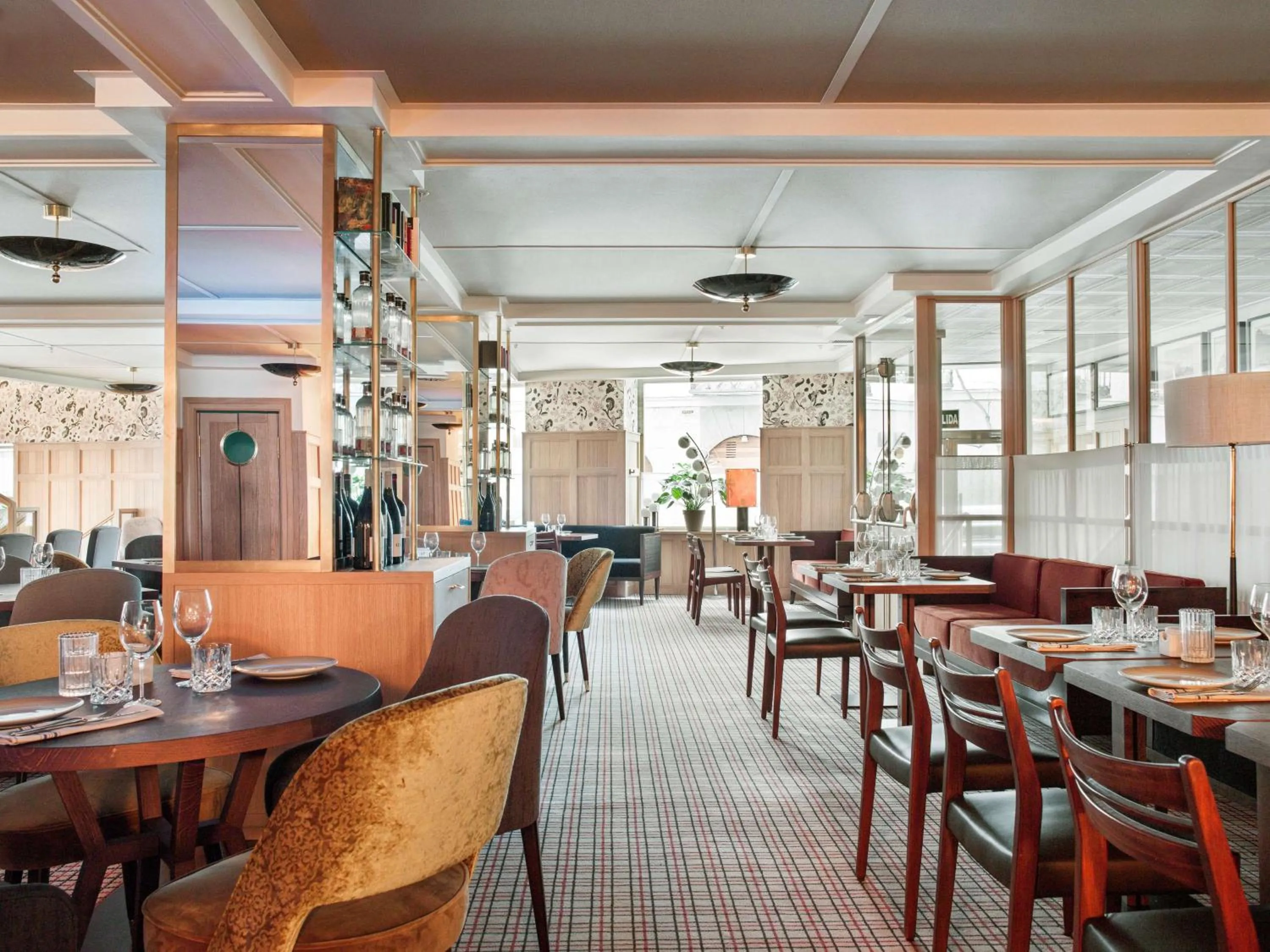 Restaurant/places to eat in NH Collection Madrid Suecia