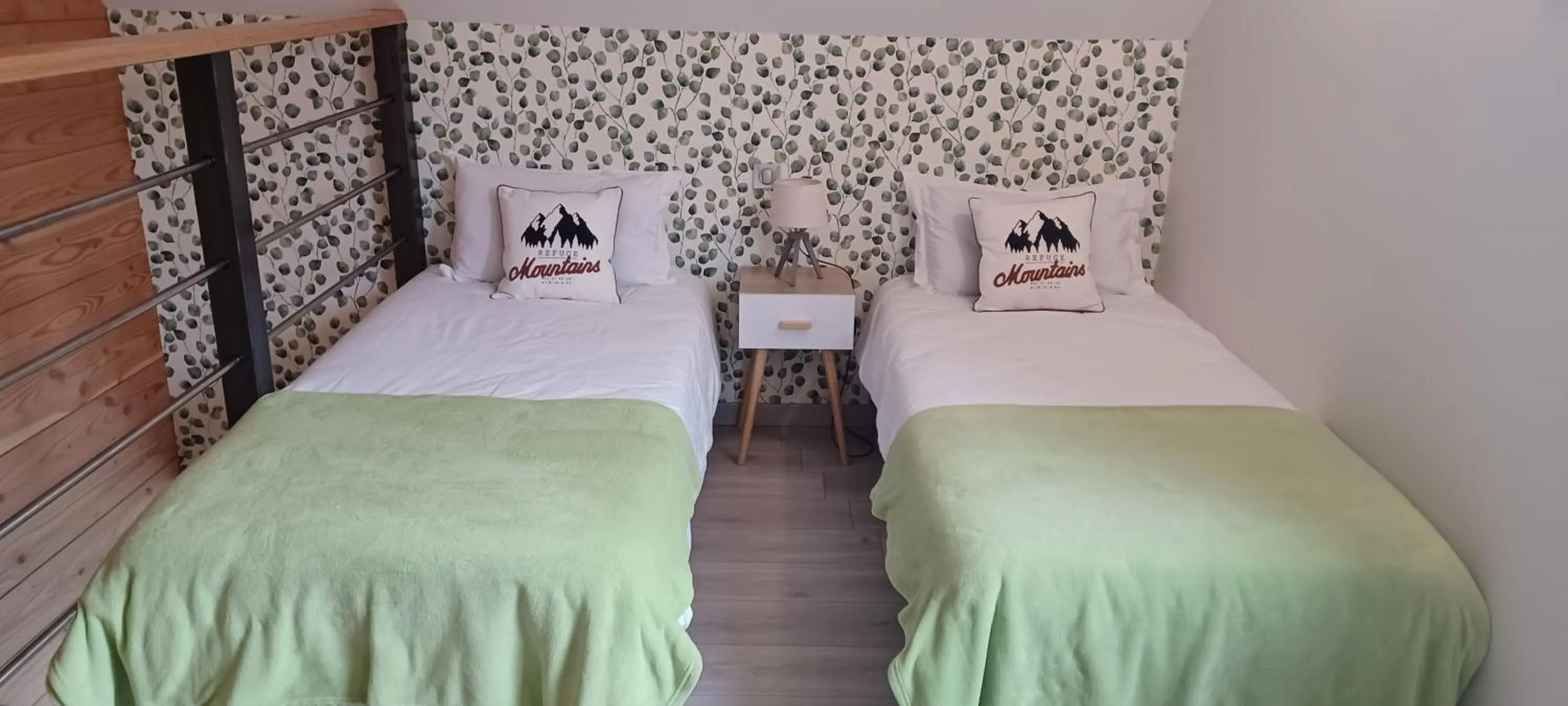 Bedroom, Bed in Au Petit Pressoir