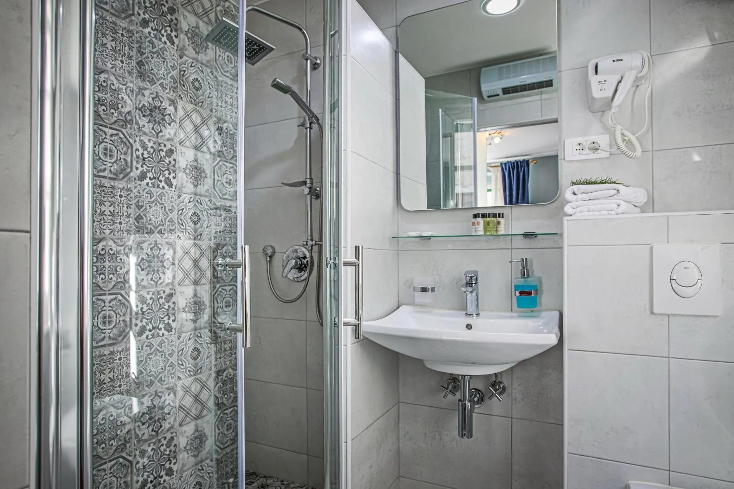 Bathroom in Theatre luxury rooms