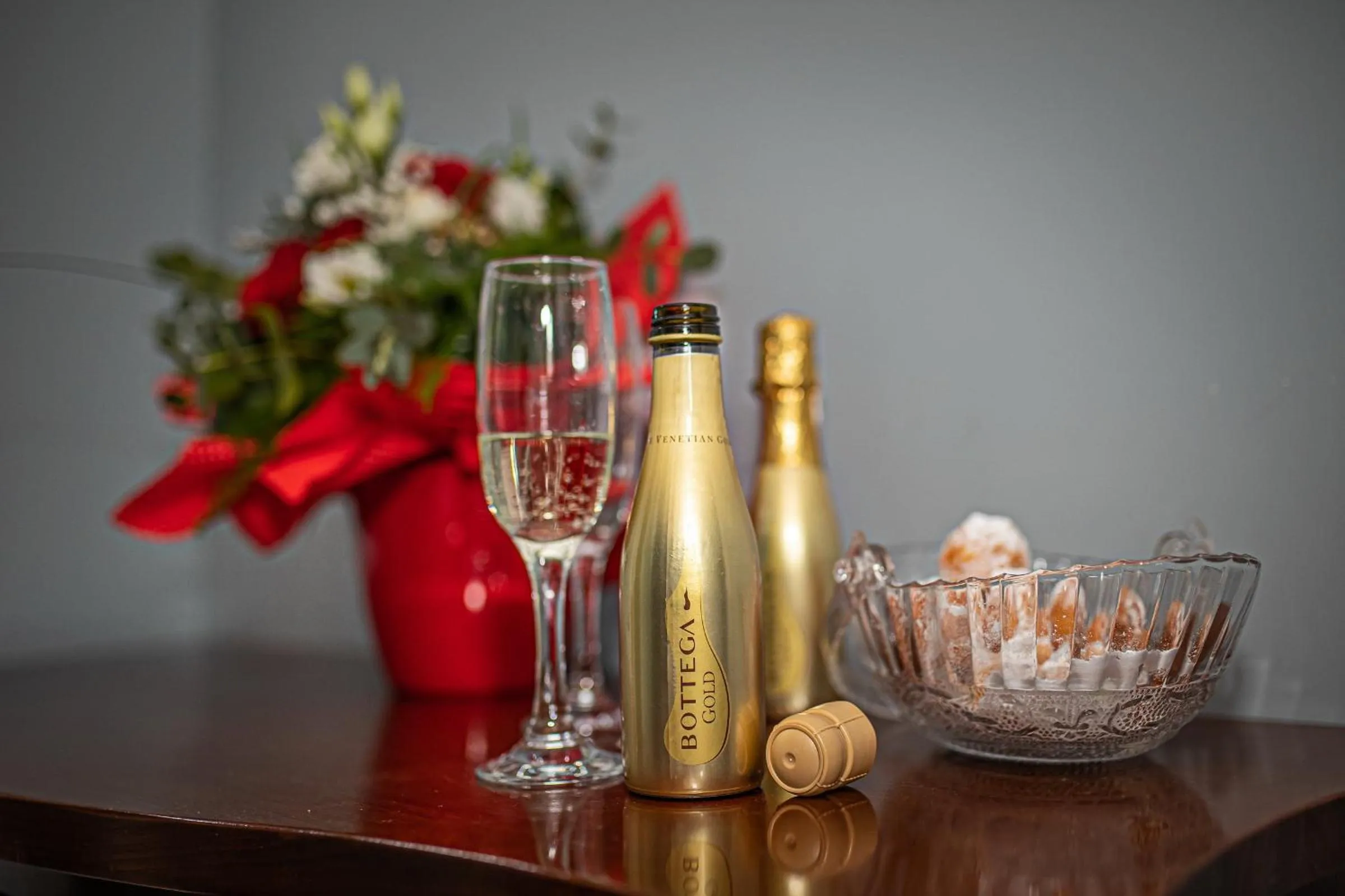 Food and drinks in Theatre luxury rooms