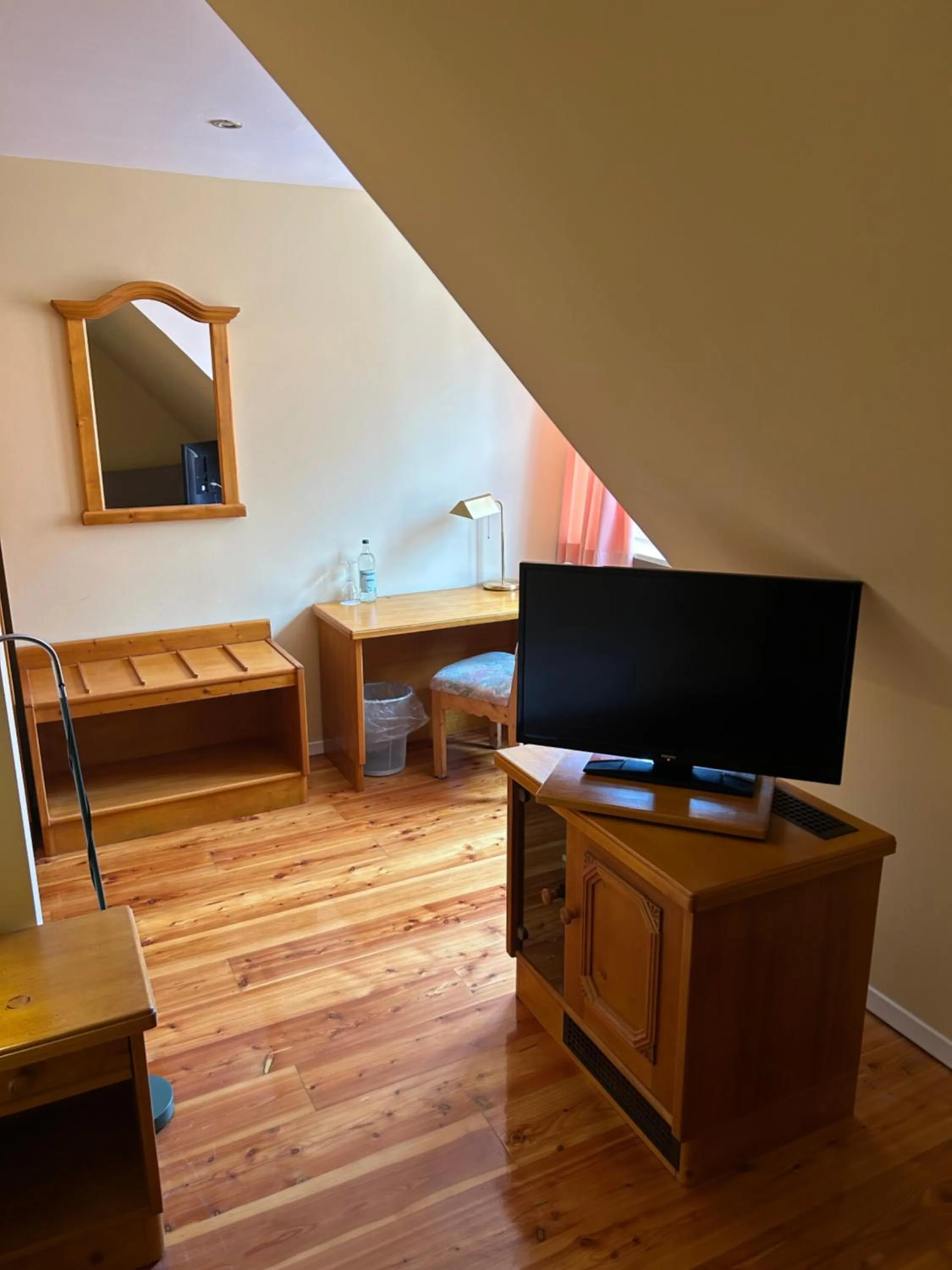 Photo of the whole room, Bed in Heide Hotel Reinstorf