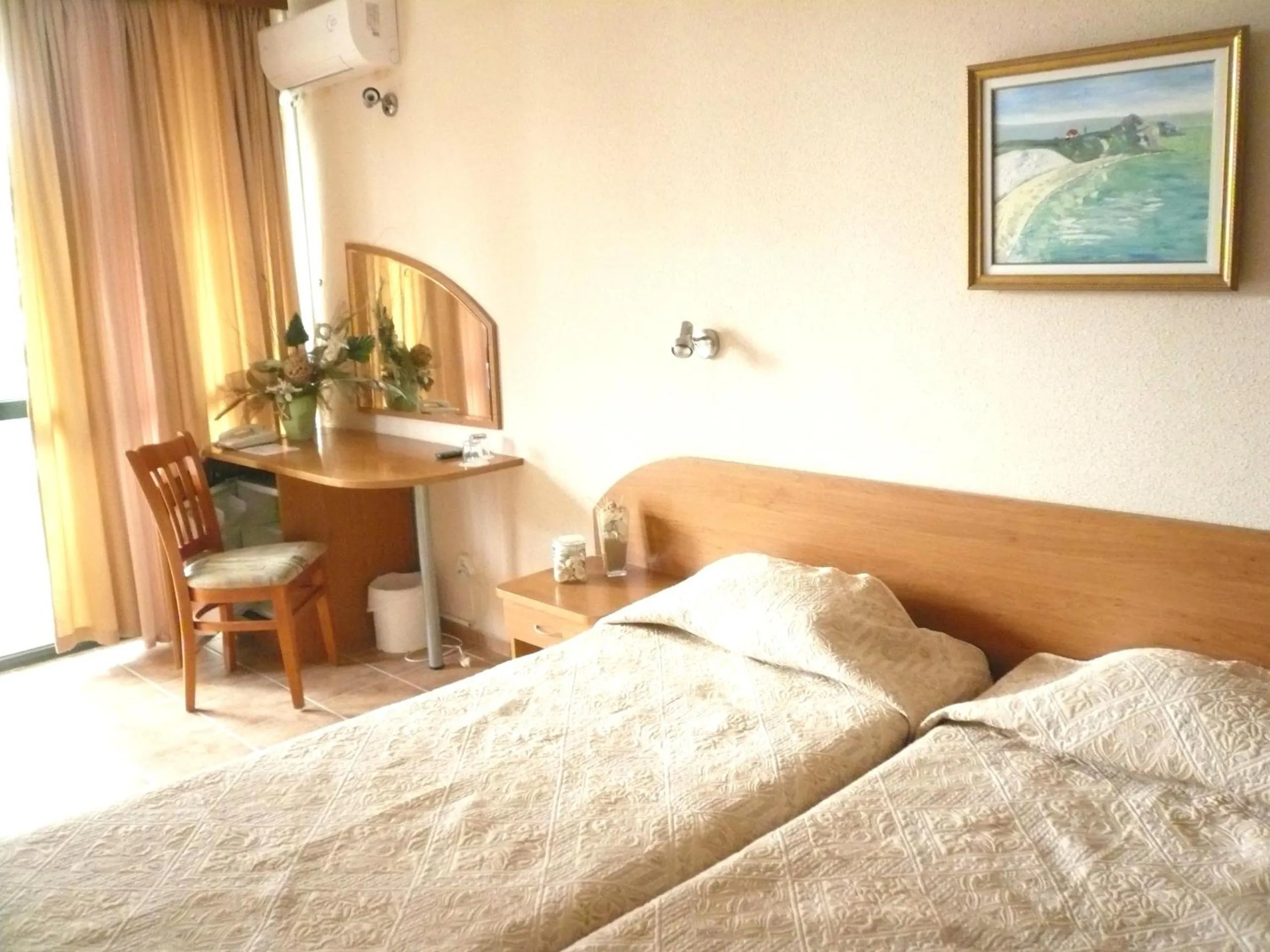 Decorative detail, Bed in Park Hotel Briz - All Inclusive & Free Parking