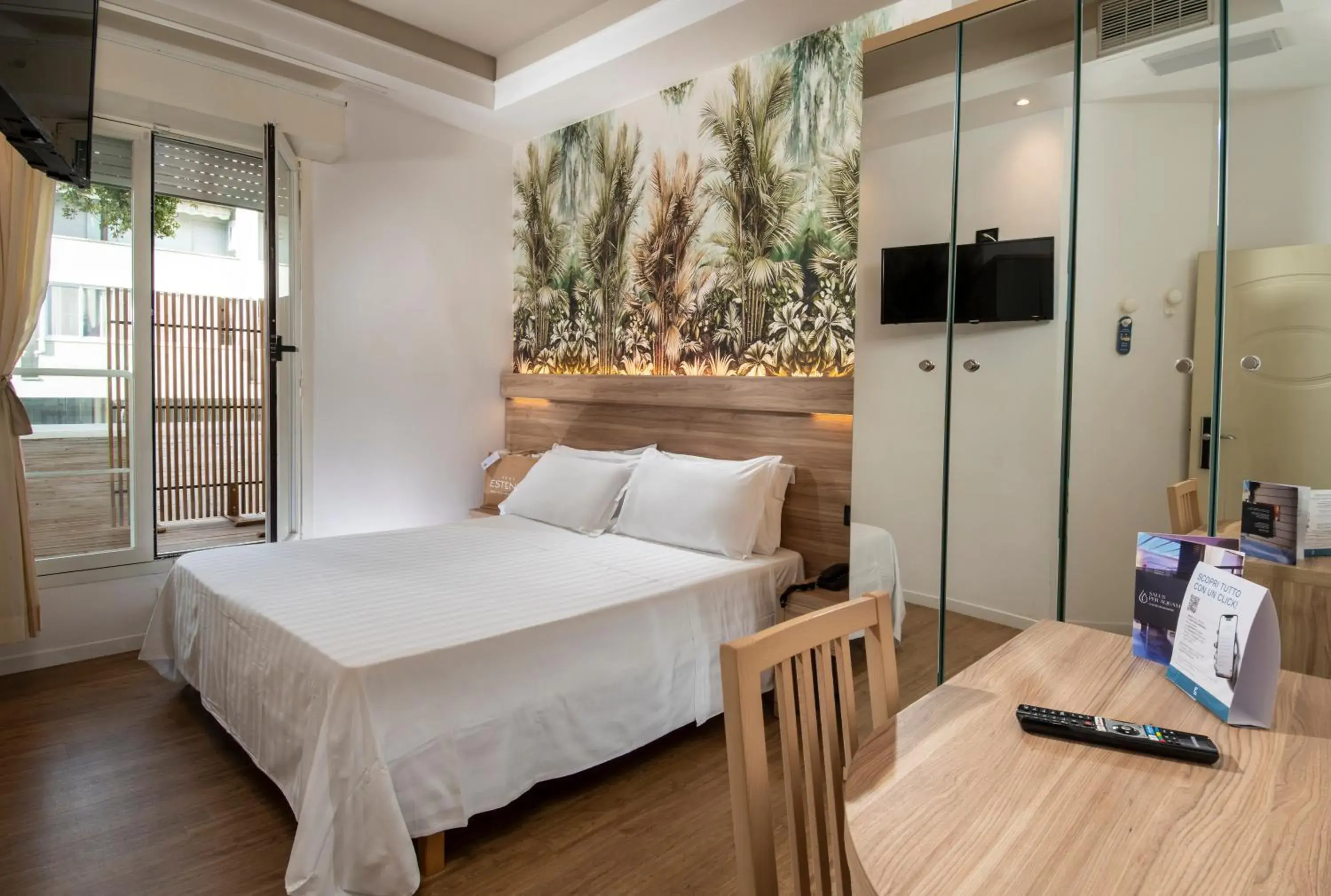 Double or Twin Room with Terrace in Hotel Estense Double or Twin Room with Terrace in Hotel Estense